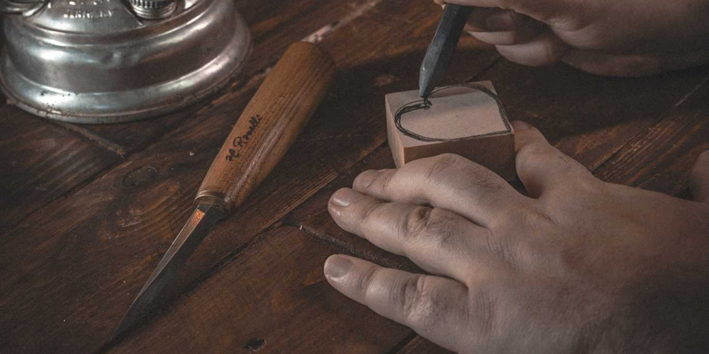 How to choose a carving knife for beginners