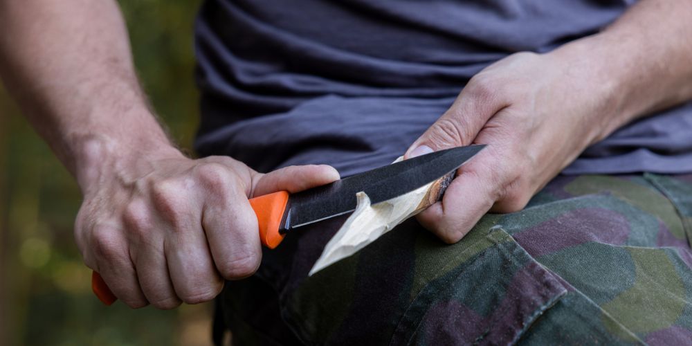 Durable hunting knives for harsh conditions