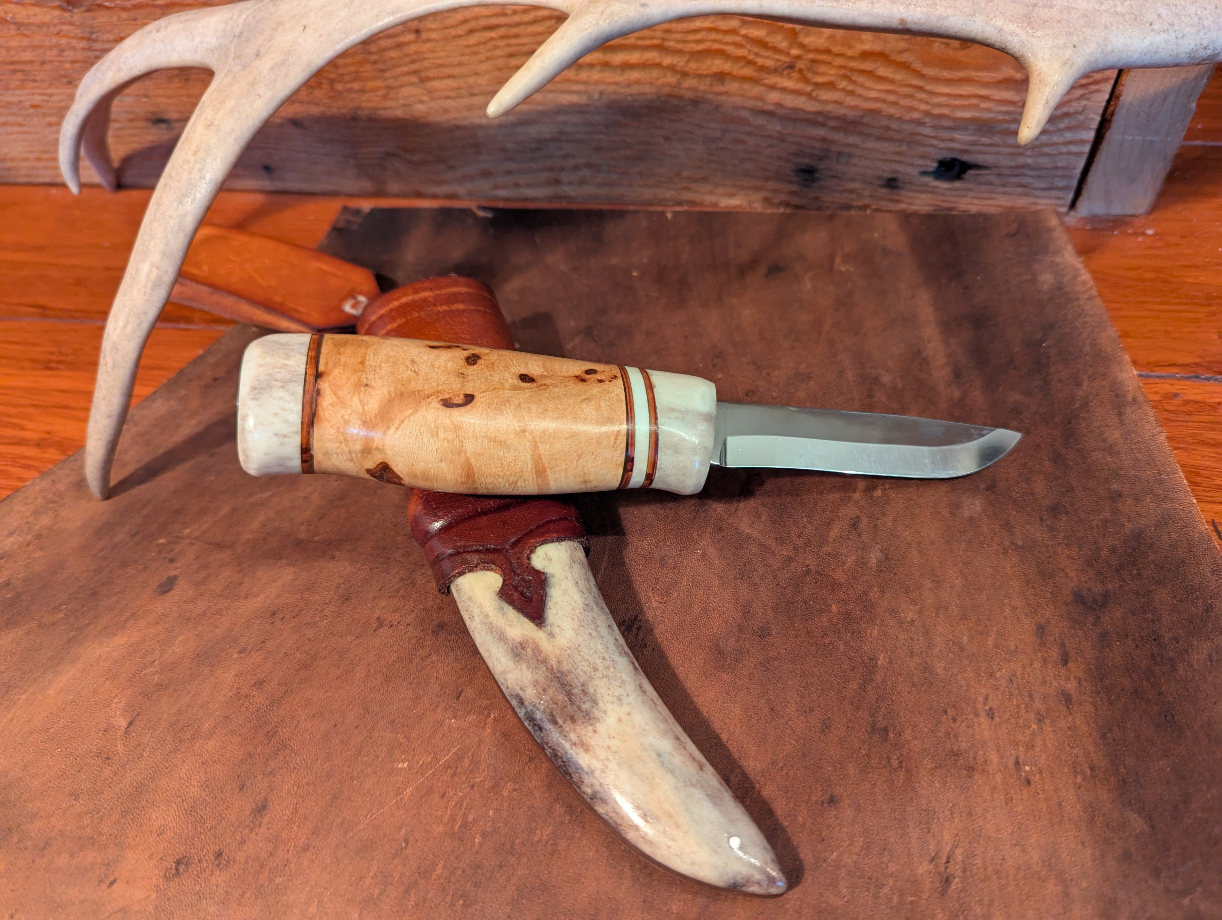 New Mountain Knives - Cherry Burl / Reindeer Antler / Birch Bark #10