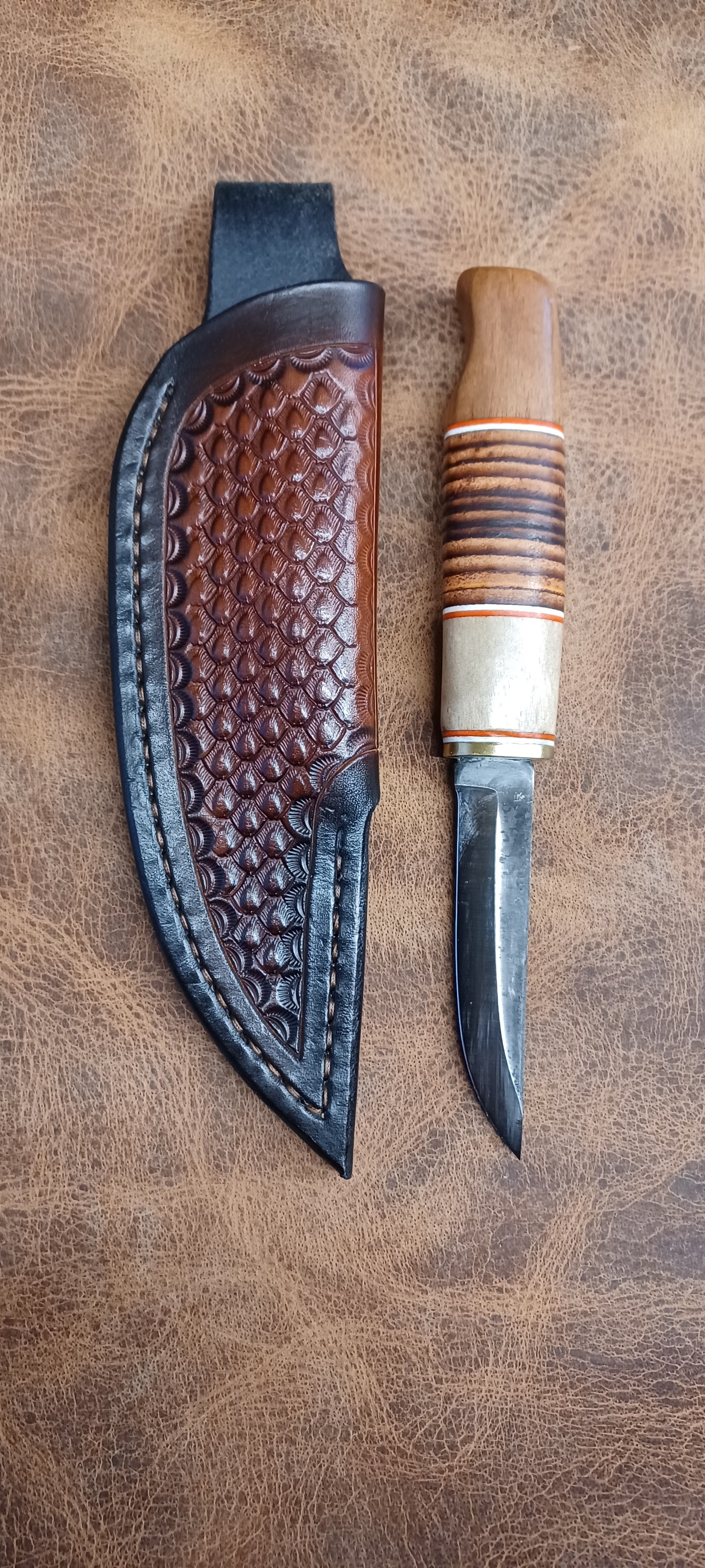 Pecks Woods Leather - Black Walnut/Maple knife #146
