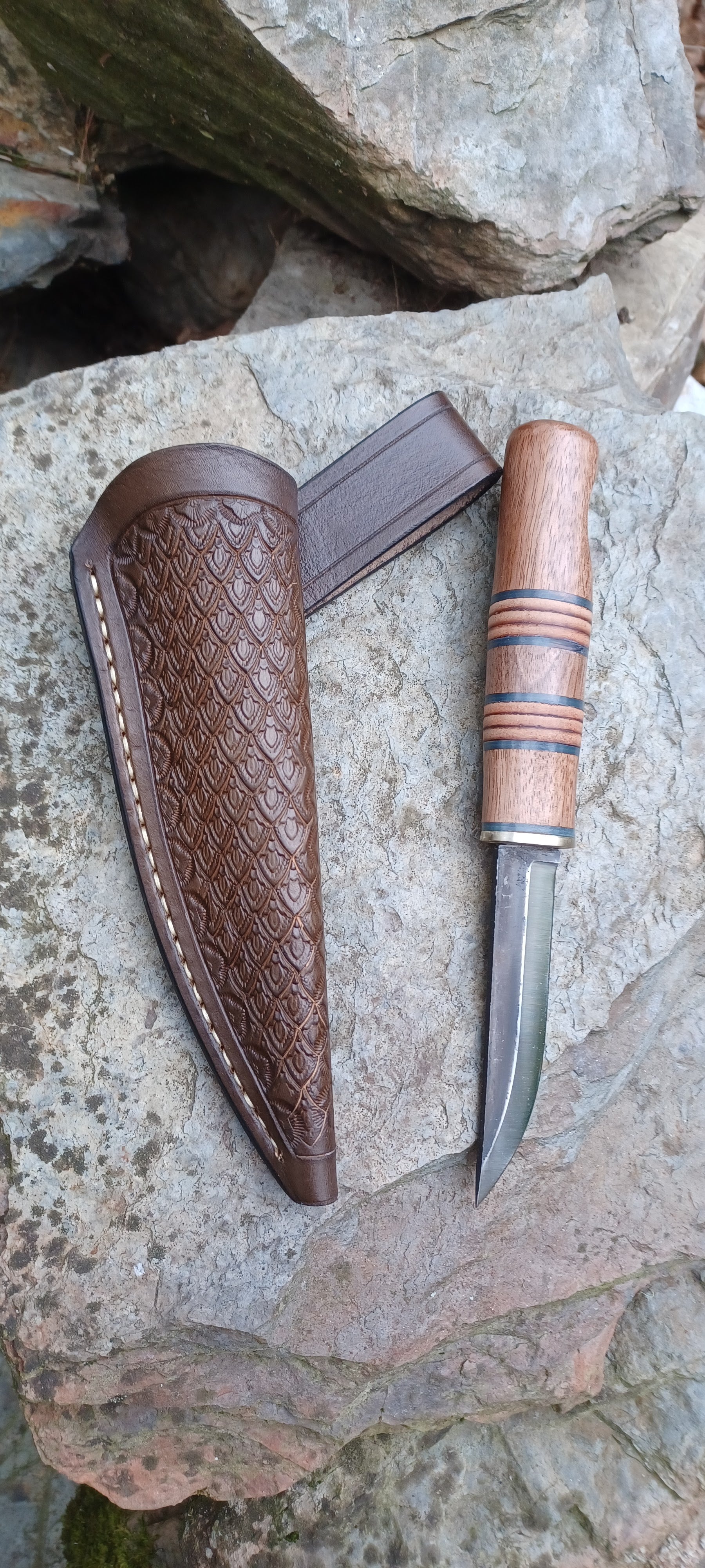 Pecks Woods Leather - Black Walnut / Leather Spacers / G10 / Swivel Belt loop #164