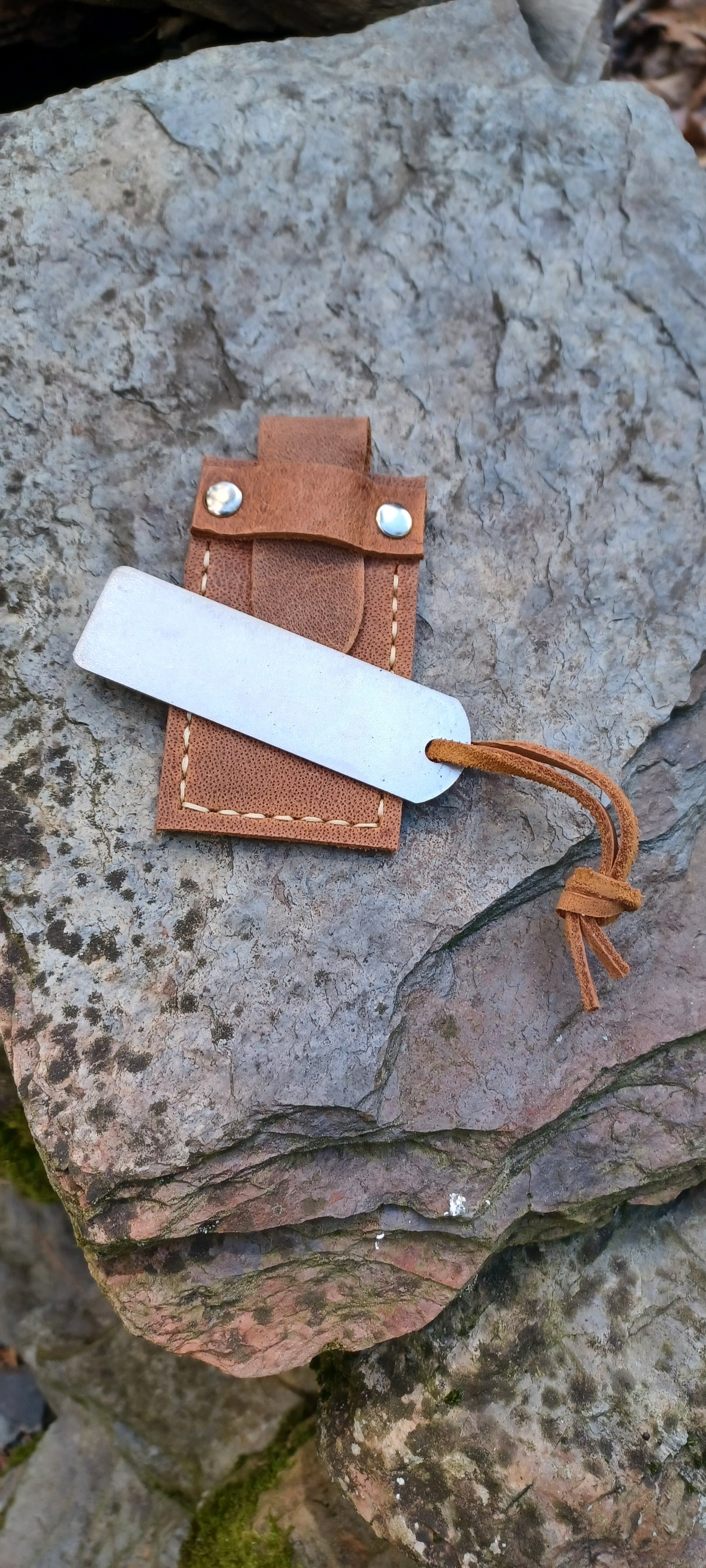 Pecks Woods Leather - Oak Handle / Low Hanging Sheath with Leg Strap #165