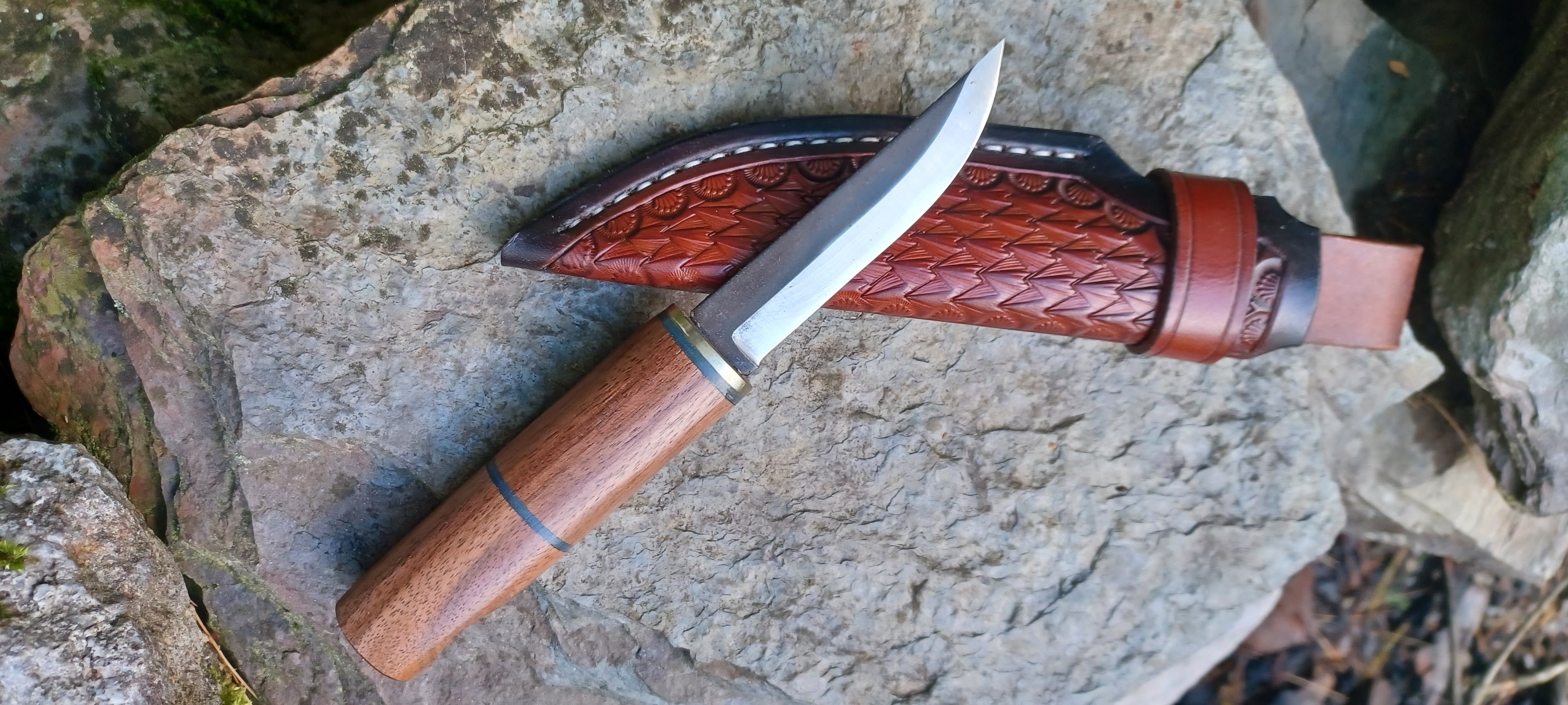 Pecks Woods Leather - Black Walnut / G10 Spacers #171