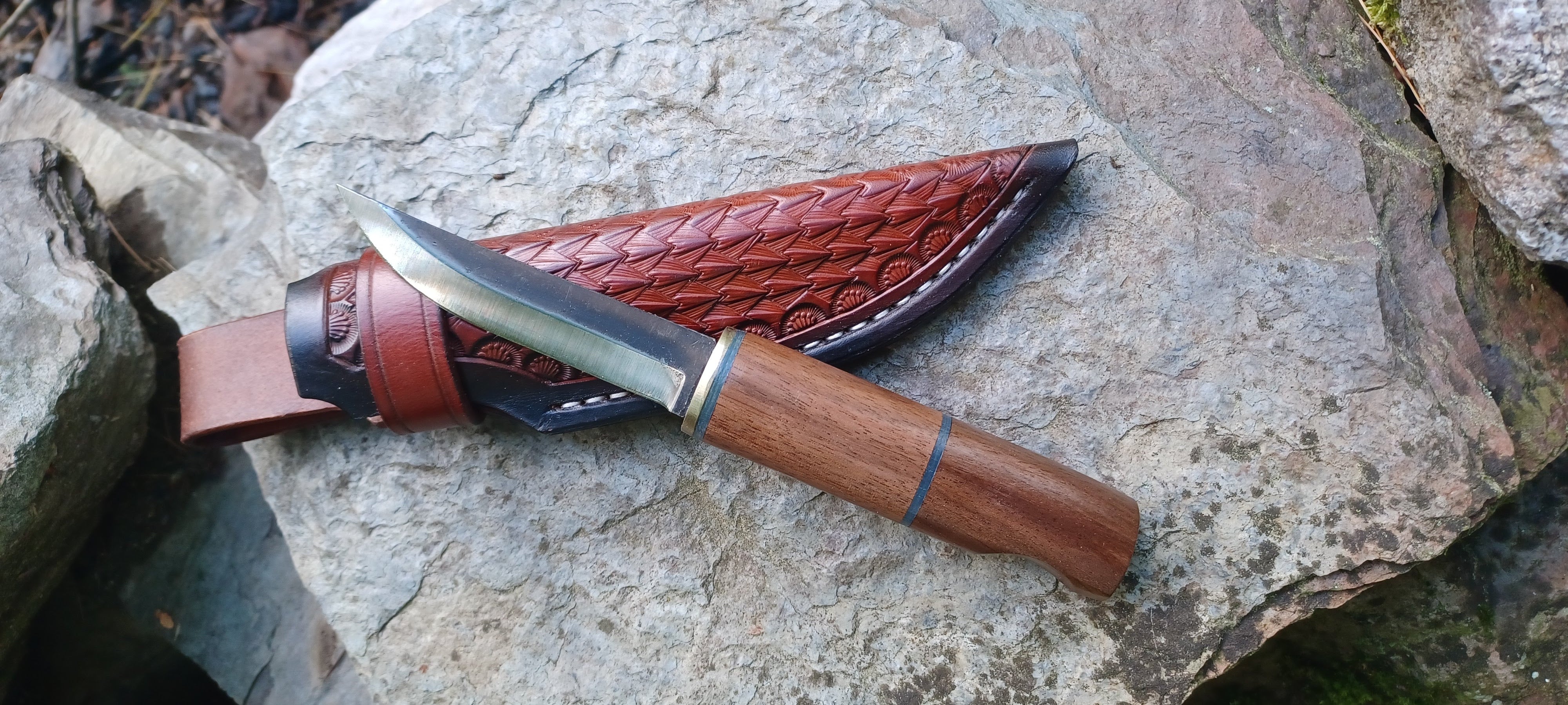 Pecks Woods Leather - Black Walnut / G10 Spacers #171