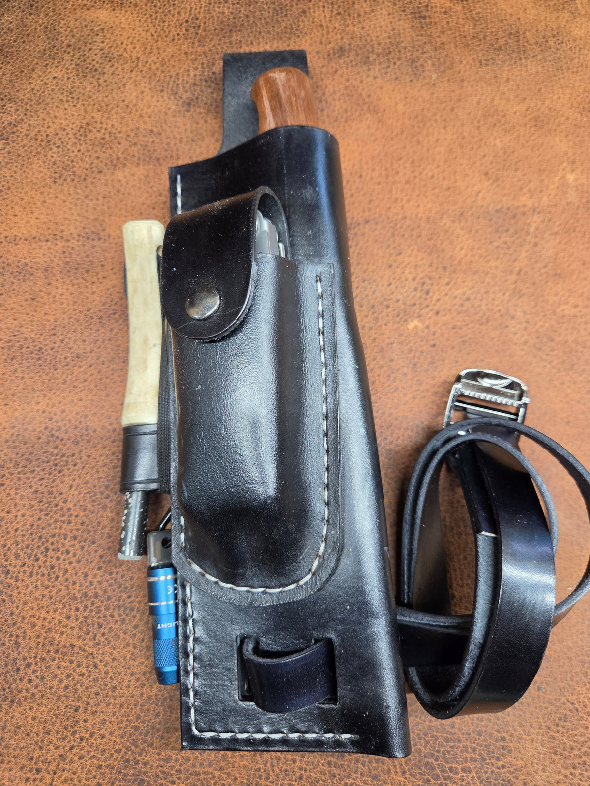 Pecks Woods Leather - Knife, Ferro Rod, Diamond Sharpener, Flashlight with Multi-tool #180