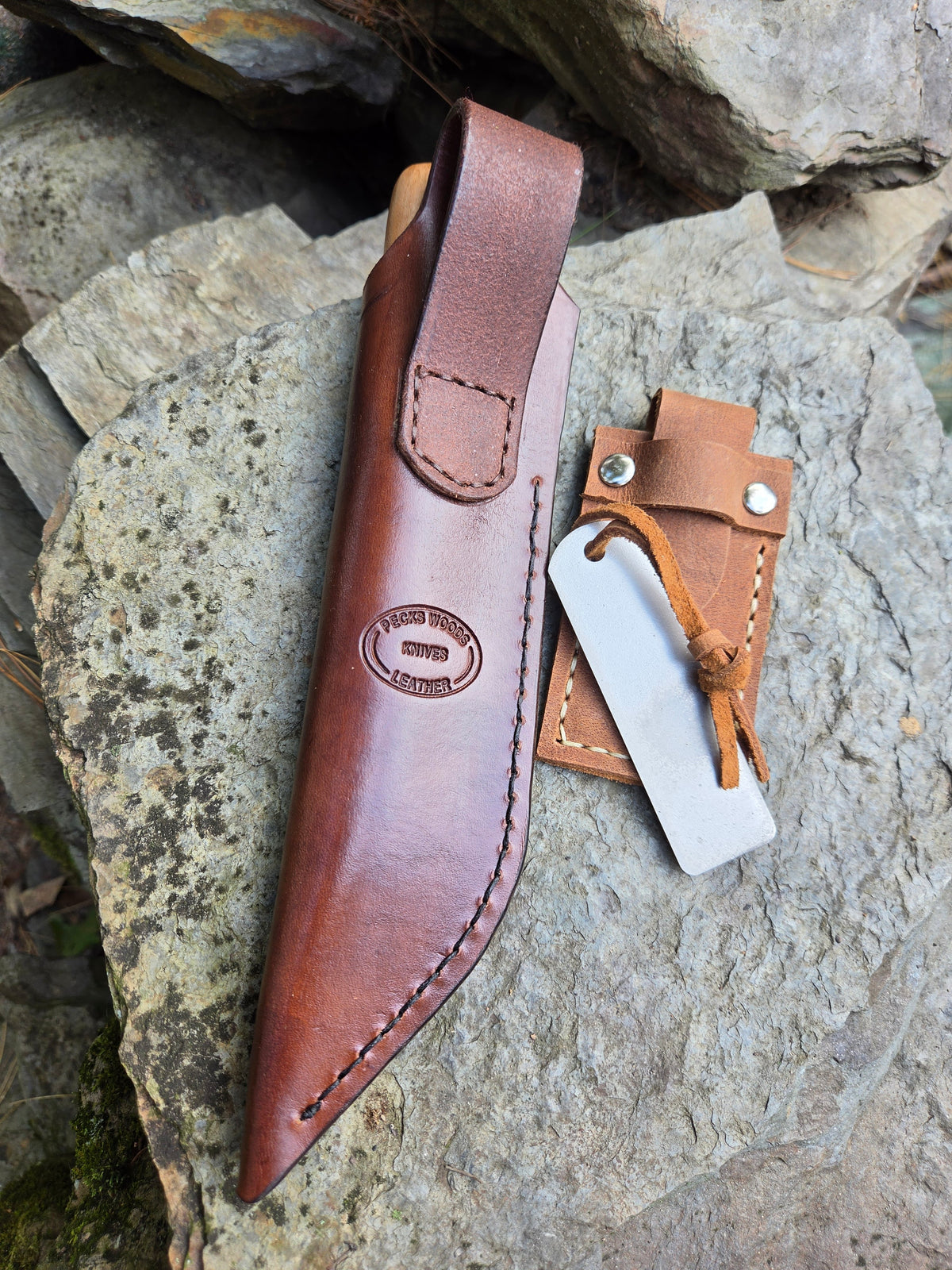 Pecks Woods Leather - Black Walnut / Leather / G10 #185
