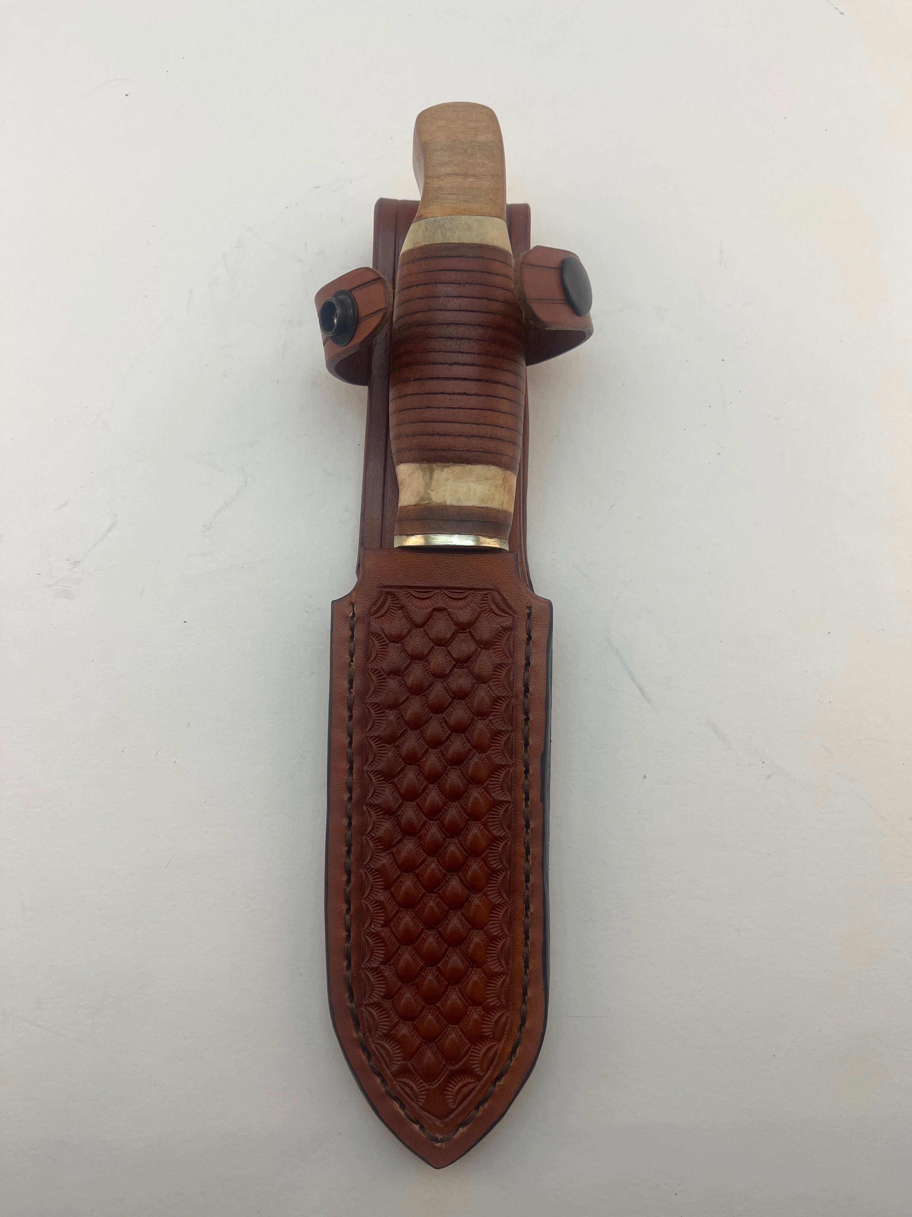 Pecks Woods Leather - Leather Spacer handle with antler pieces and Oak Pommel. #107