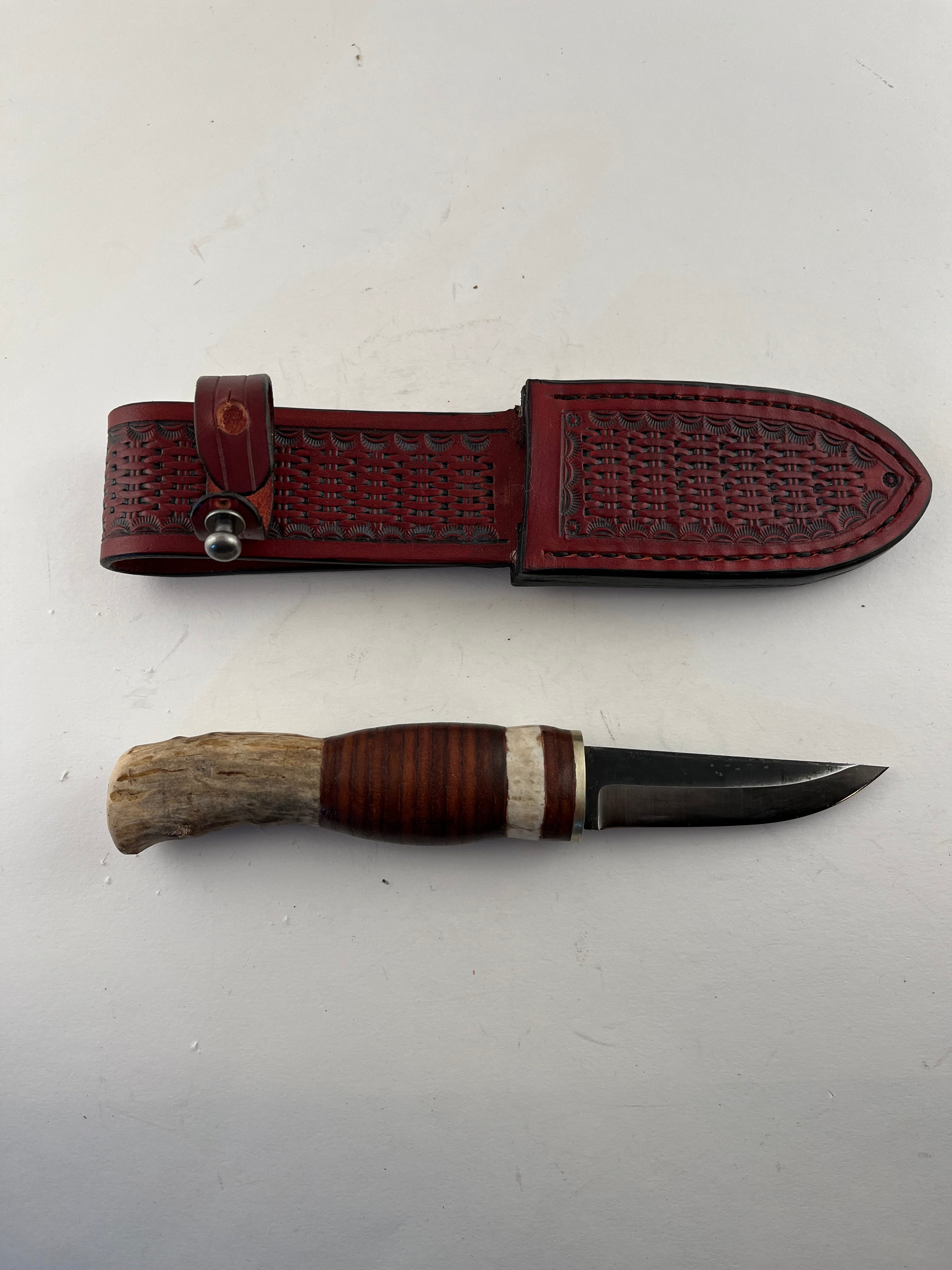 Pecks Woods Leather - Leather Spacer handle with antler pieces #115