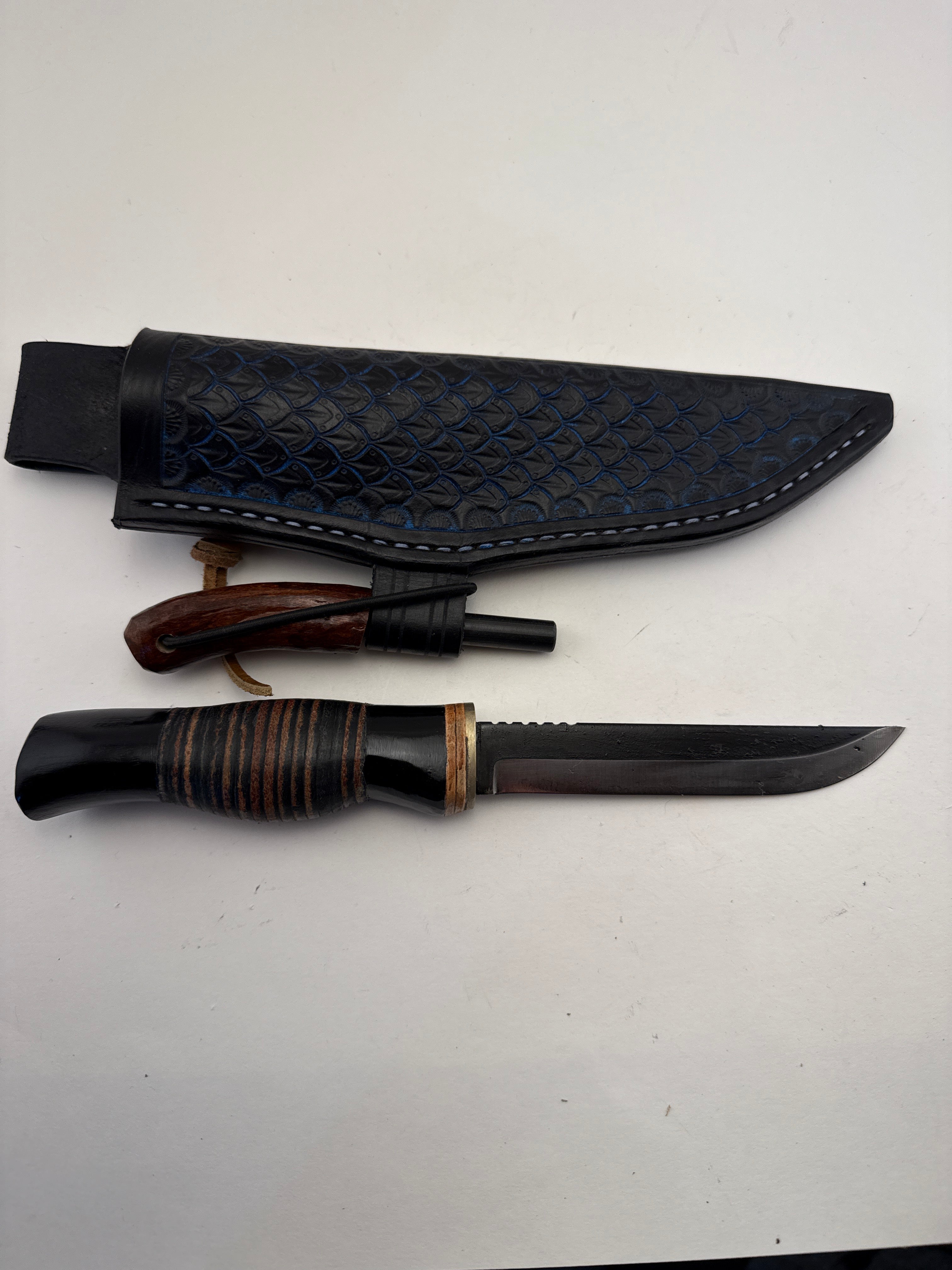 Pecks Woods Leather - Leather Spacer handle with dyed antler piece #135