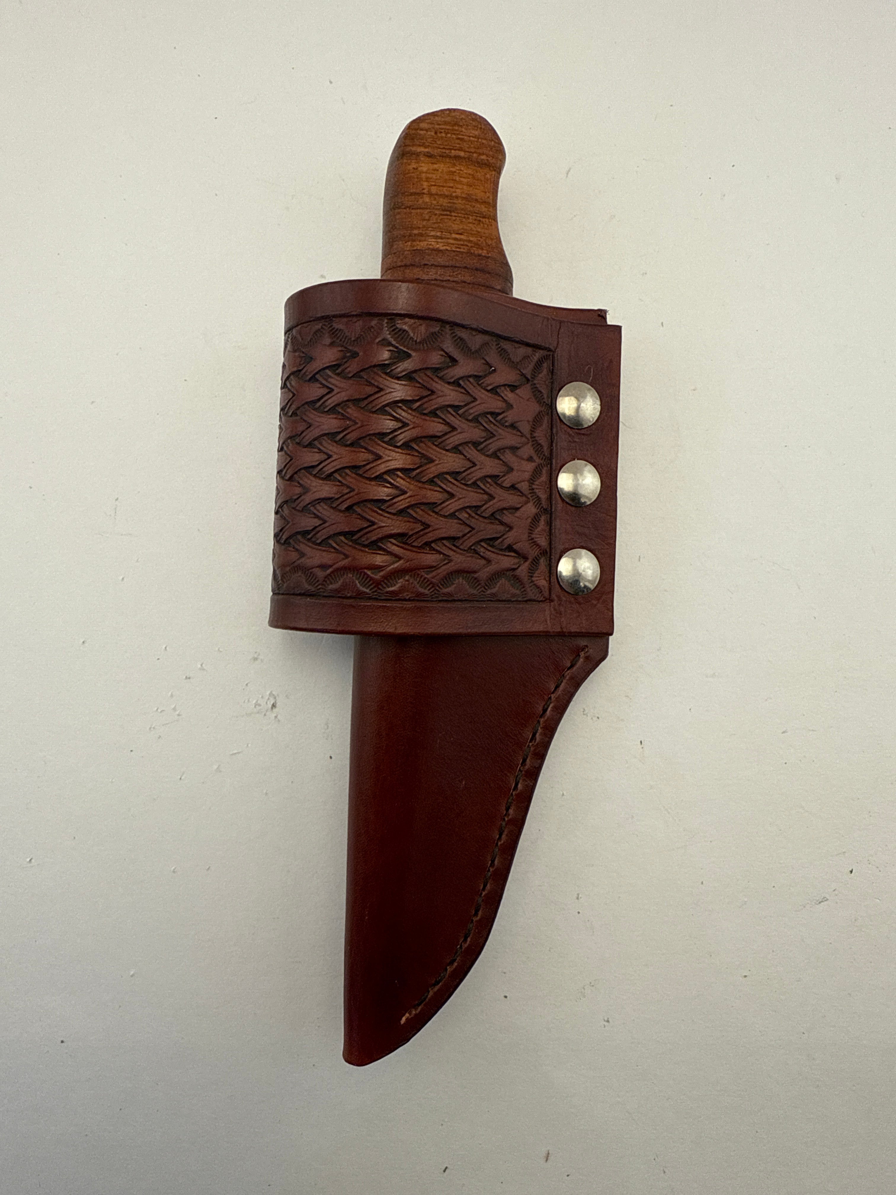 Pecks Woods Leather - Leather Spacer / Oak Handle with Scout Carry Sheath #132
