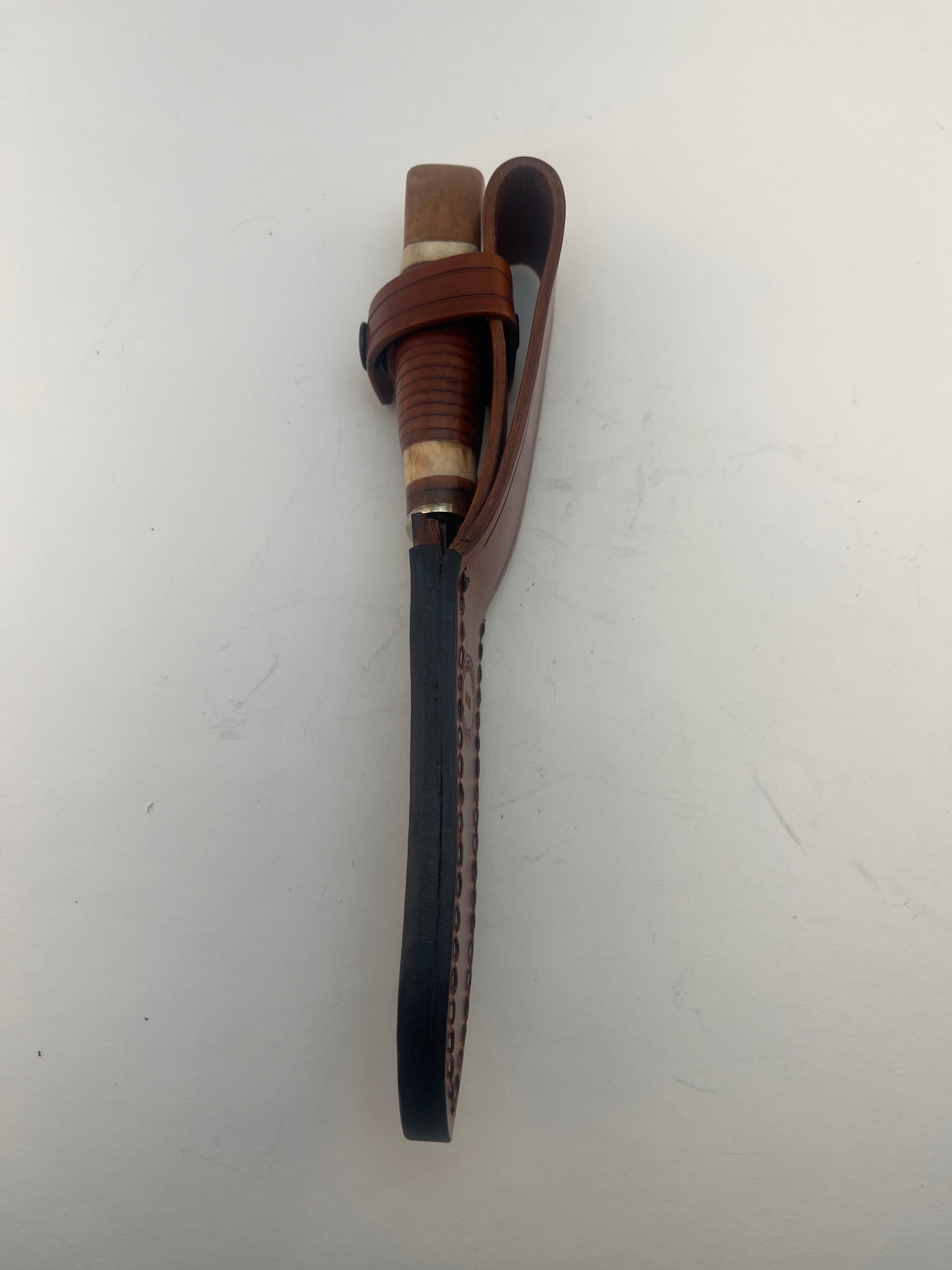 Pecks Woods Leather - Leather Spacer handle with antler pieces and Oak Pommel. #107