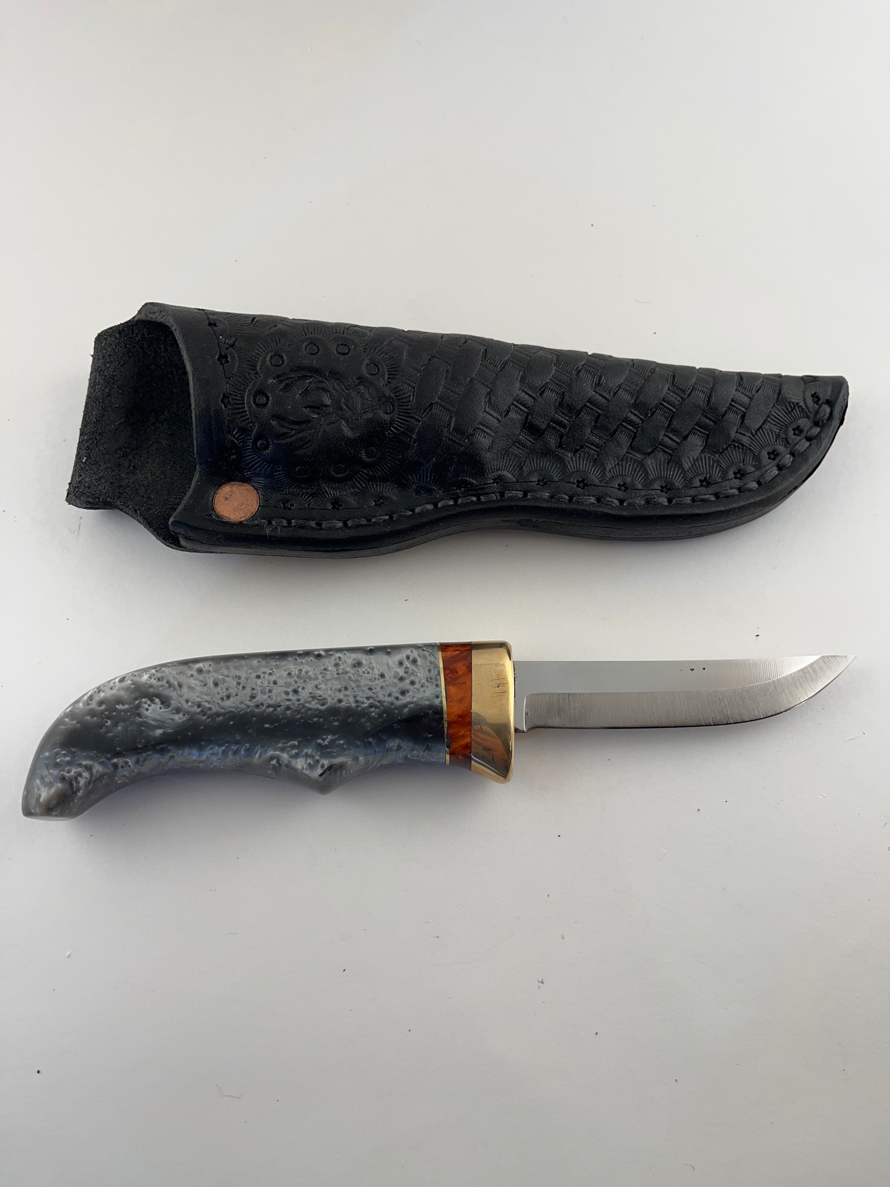 Skala Custom Knives -  Acrylic handle - #144