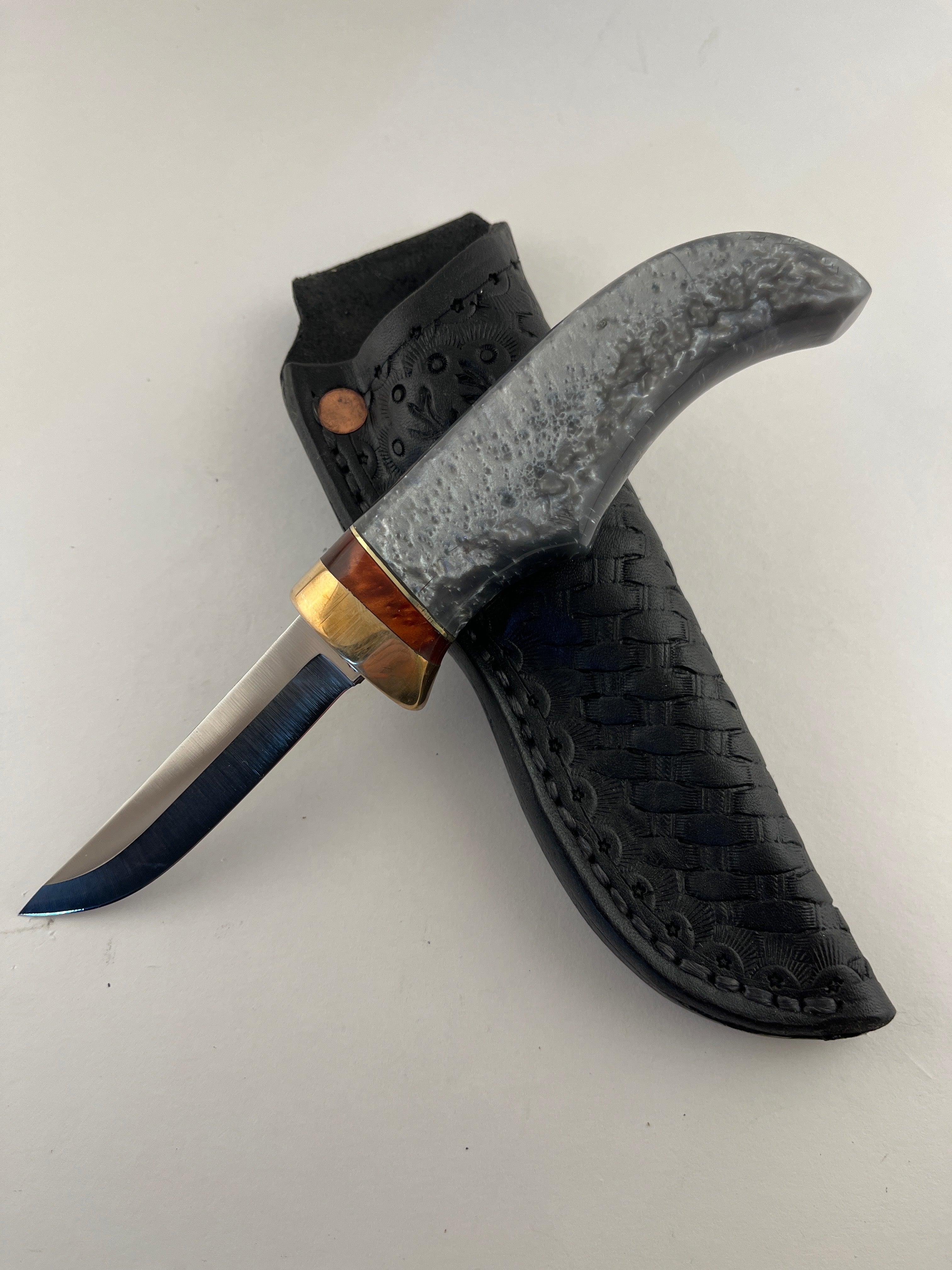 Skala Custom Knives -  Acrylic handle - #144