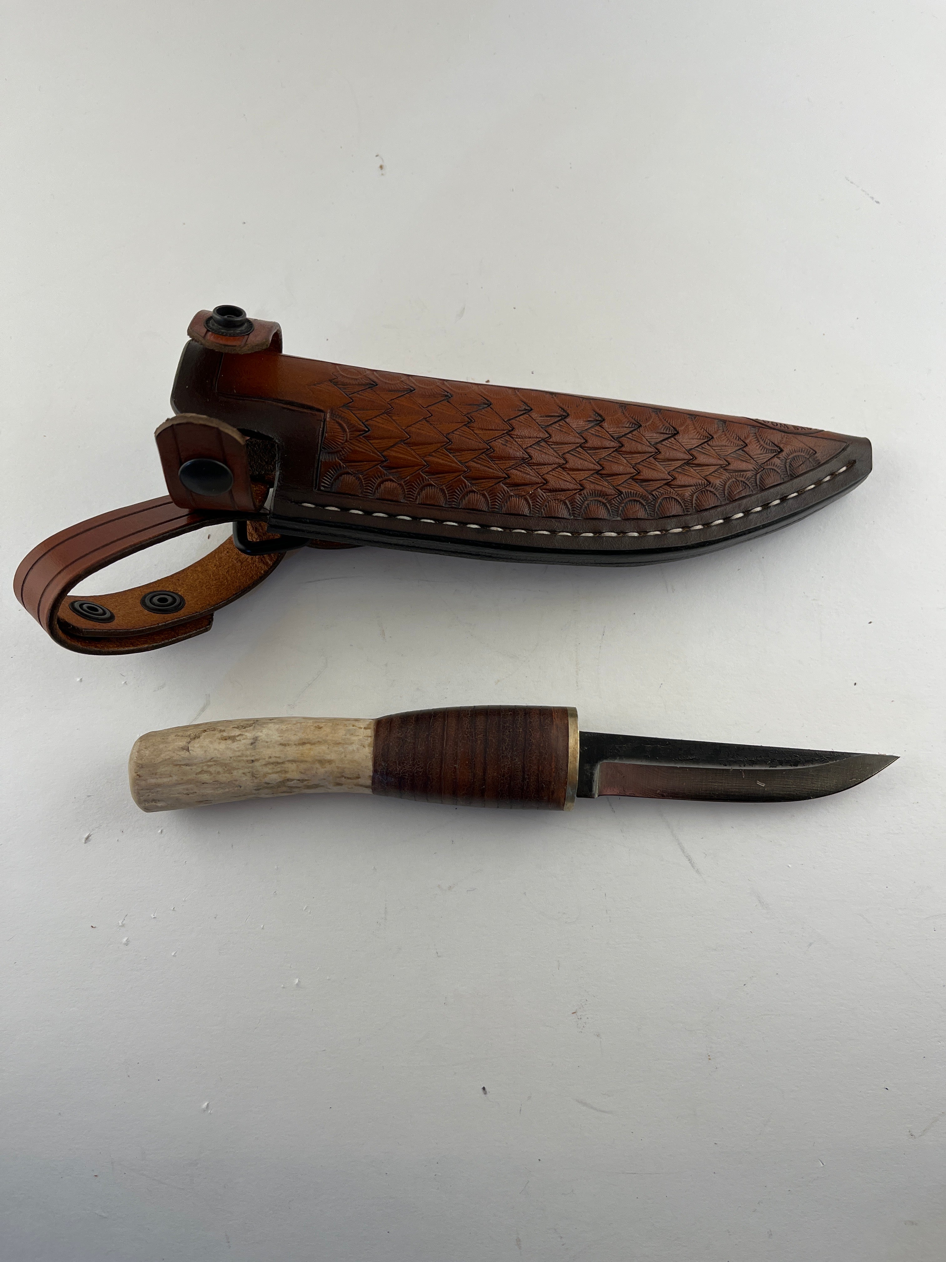 Pecks Woods Leather - Whitetail Antler/Leather Spacer Handle #116