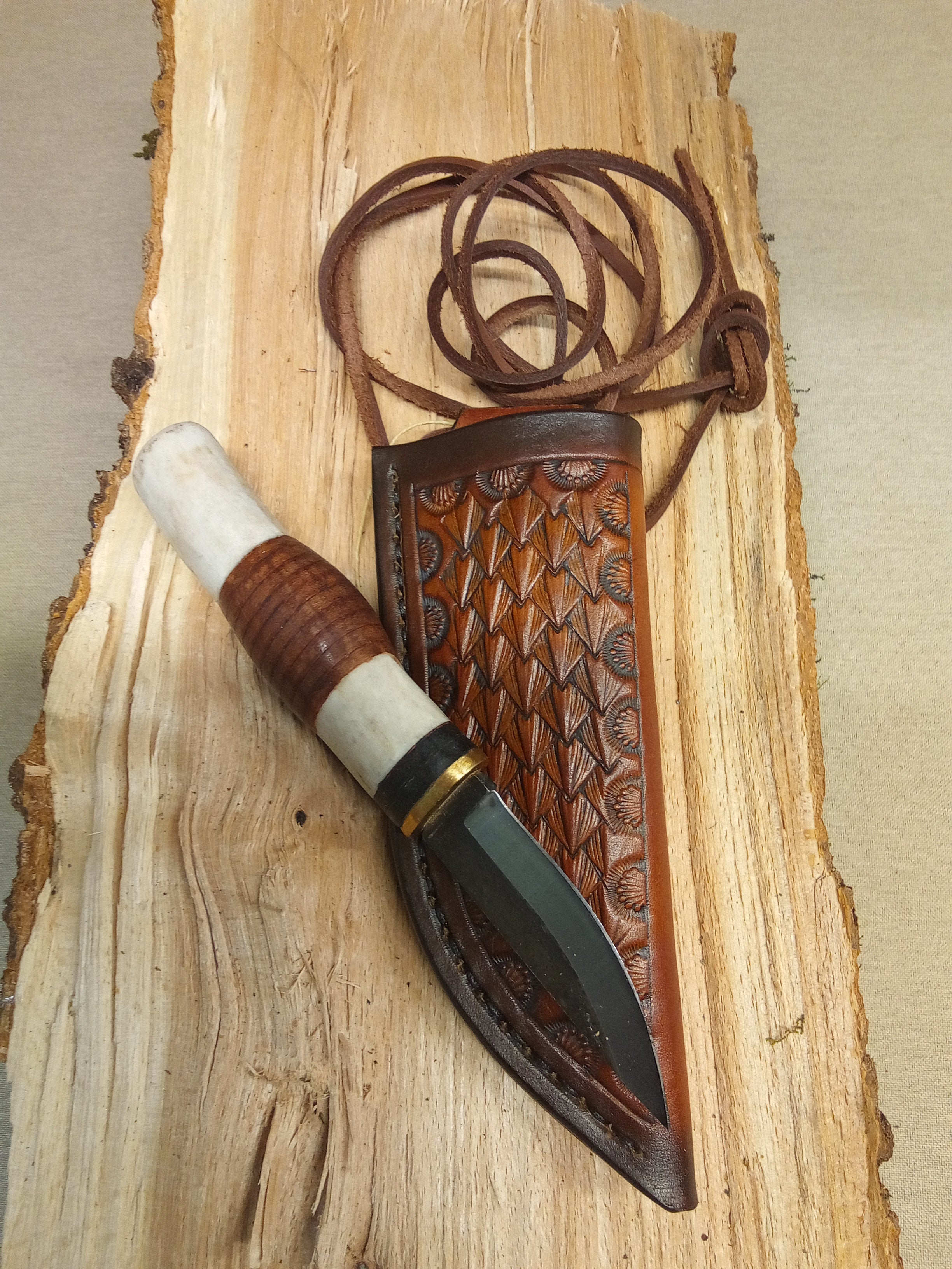 Pecks Woods Leather - Antler / Leather spacer Neck Knife #166