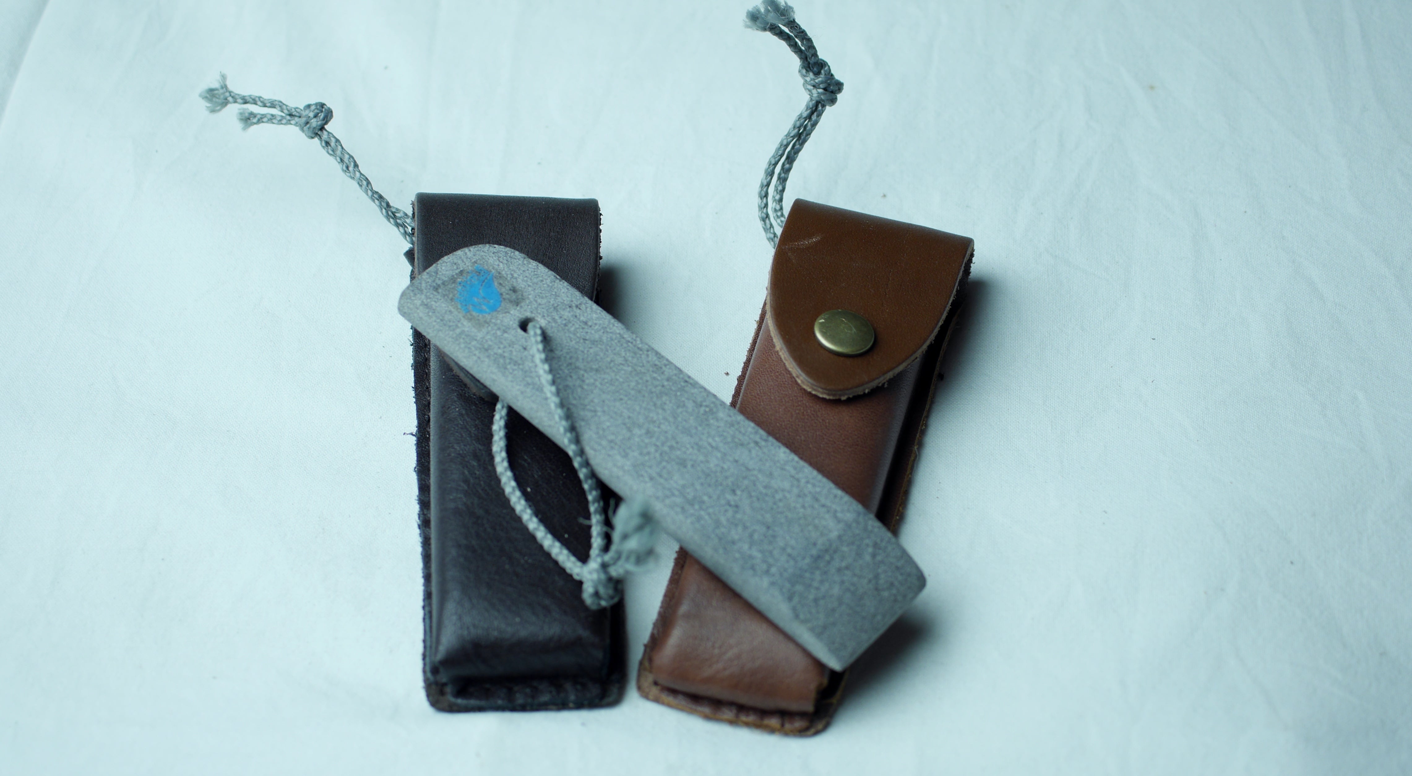 Sharpening -Wästikivi Finnish Whetstone - Backwood Stone in Leather Sheath