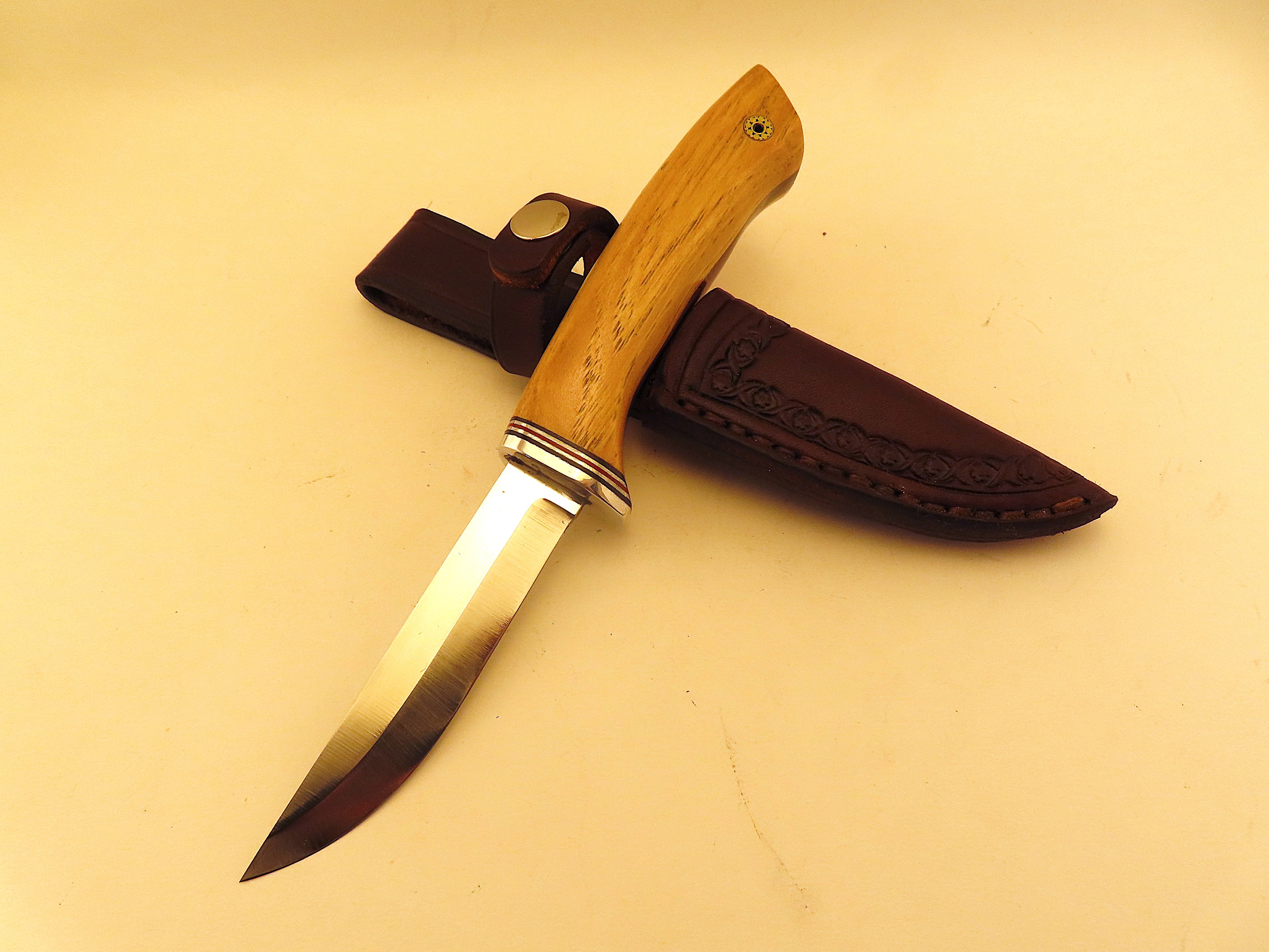 Skala Custom Knives - Lauri Carving 105 Stainless / Hickory & Walnut - #181