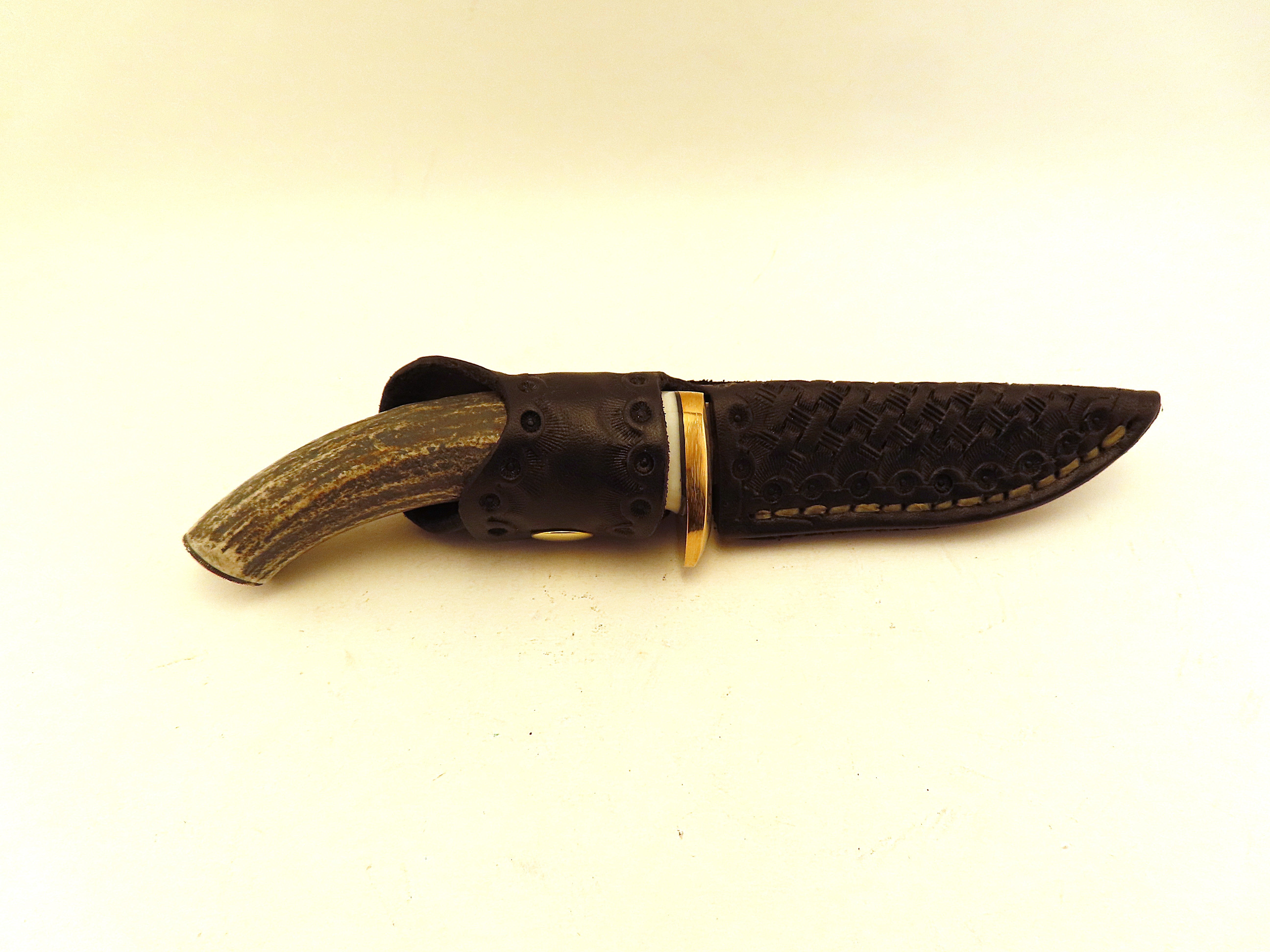 Skala Custom Knives - Nordic Edge Tapio 80 / Whitetail Antler - #185