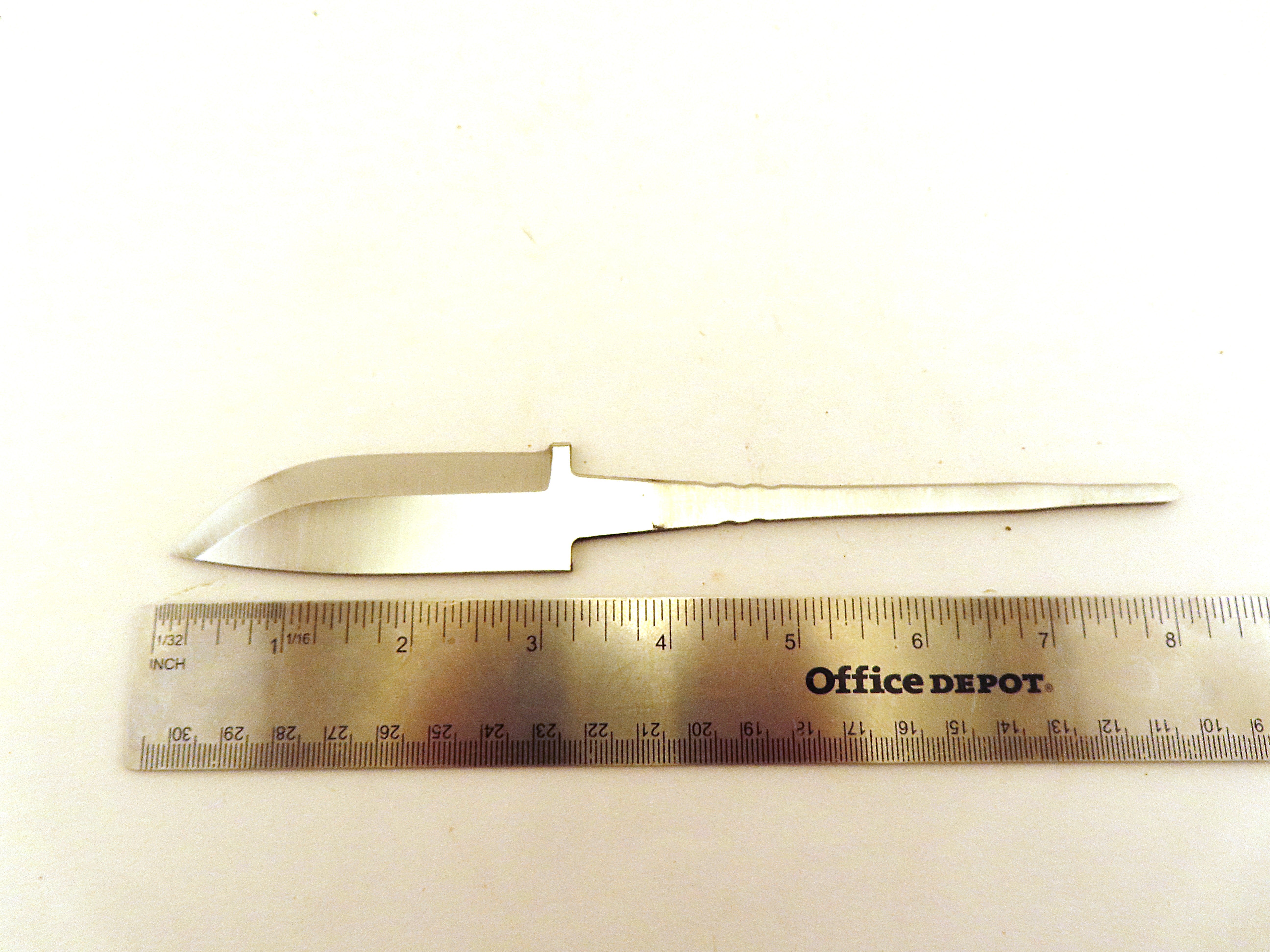 Lauri Small Skinner 82 Stainless Steel Blade with Ricasso (True Scandi with 0 Secondary Bevel)