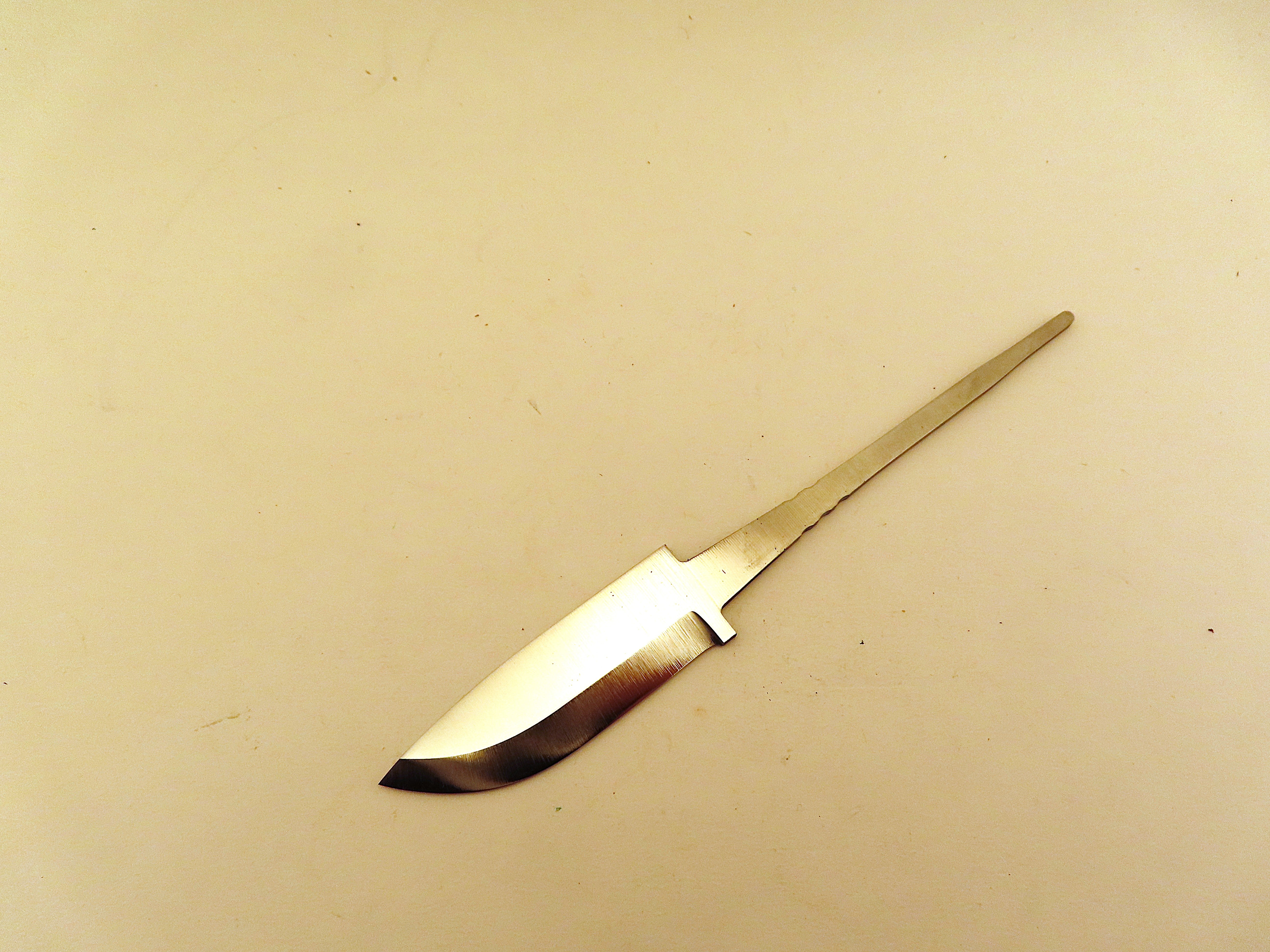 Lauri Small Skinner 82 Stainless Steel Blade with Ricasso (True Scandi with 0 Secondary Bevel)