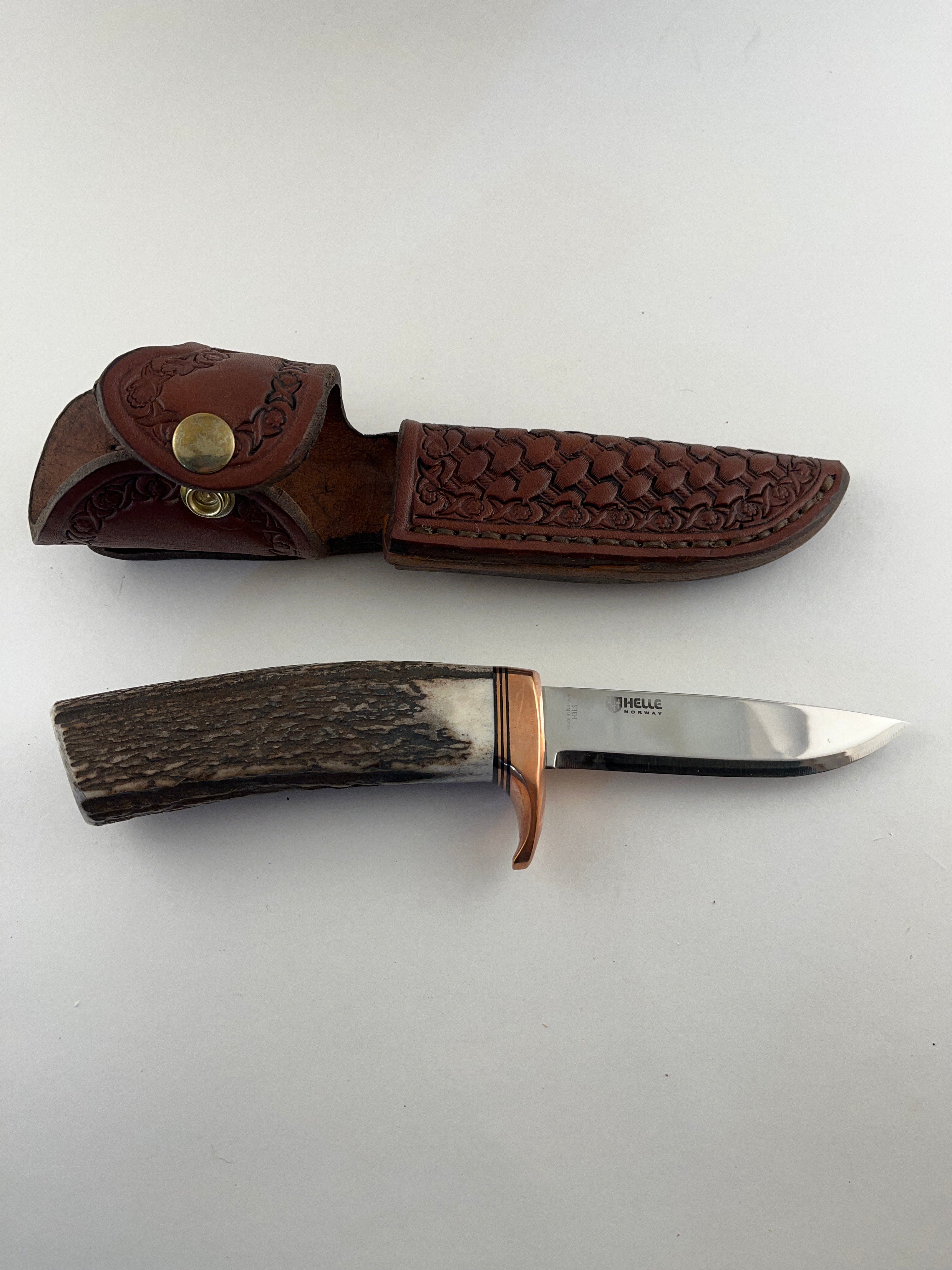 Skala Custom Knives - (Helle H3LS Blade) Red Stag Handle - #141