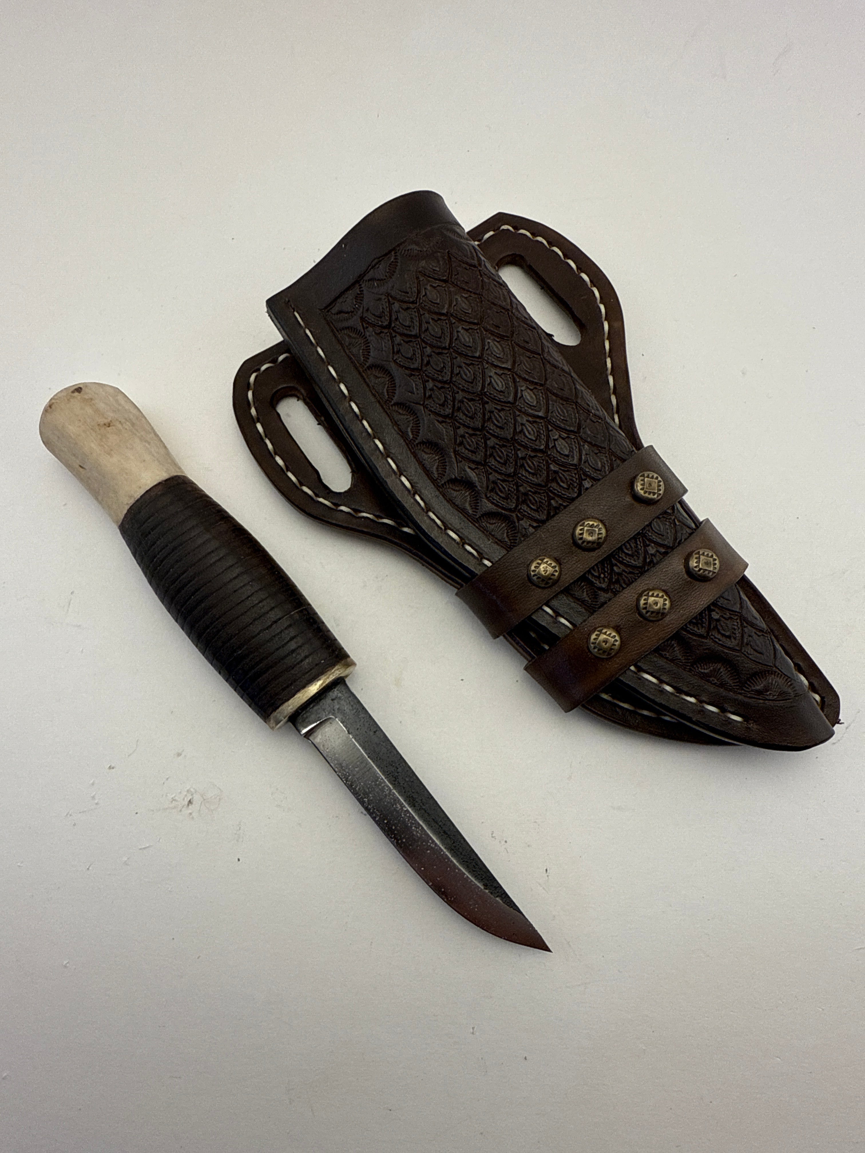 Pecks Woods Leather - Leather Spacer handle with antler piece #129