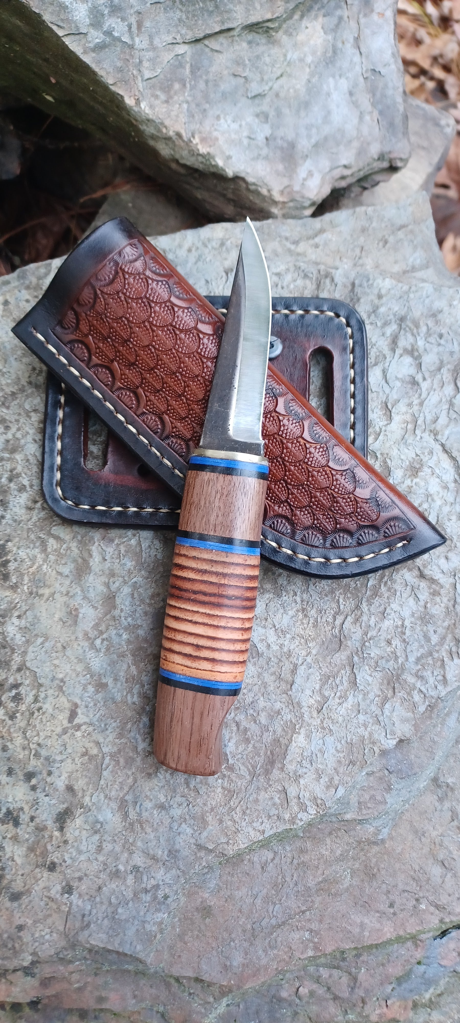 Pecks Woods Leather - Black Walnut / Leather Spacer Handle with Multi Directional Sheath #143