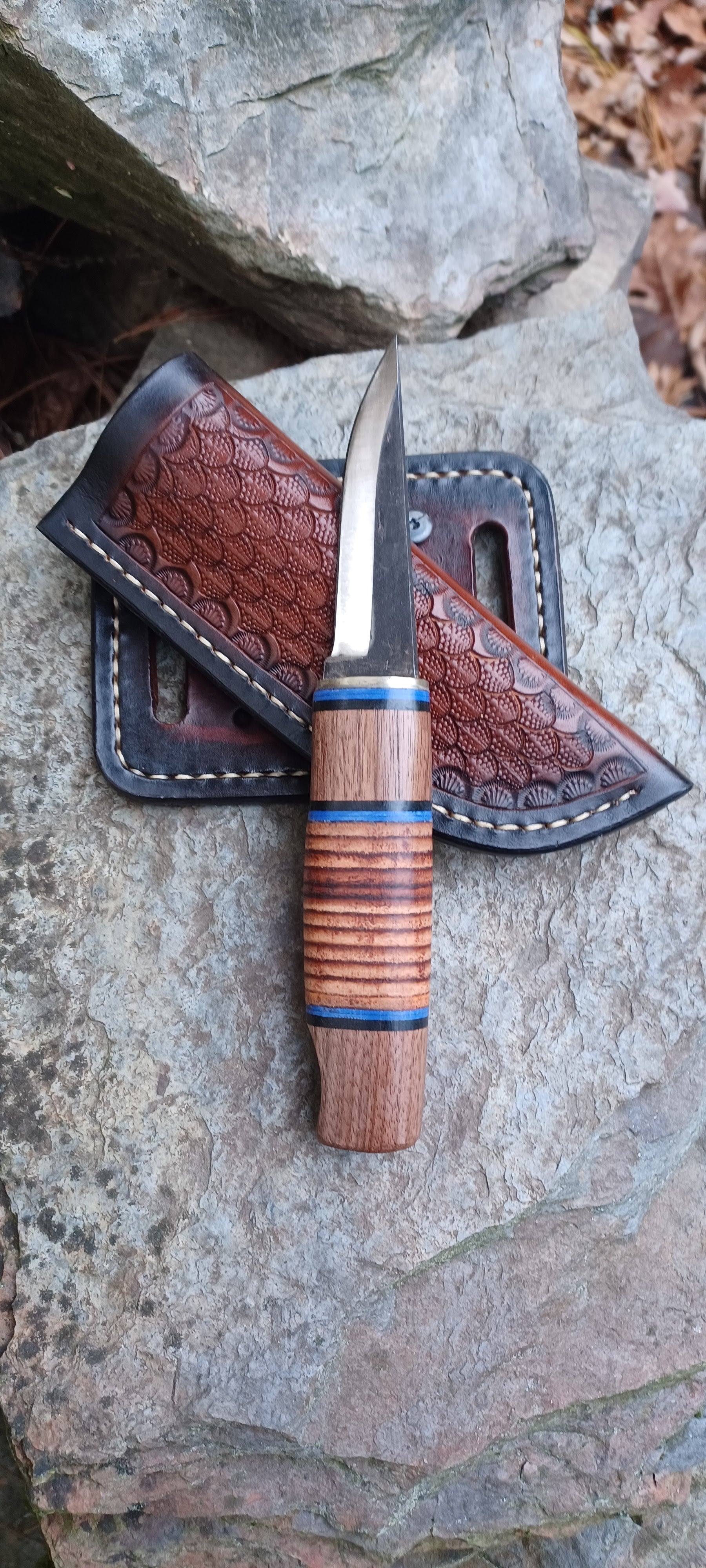 Pecks Woods Leather - Black Walnut / Leather Spacer Handle with Multi Directional Sheath #143
