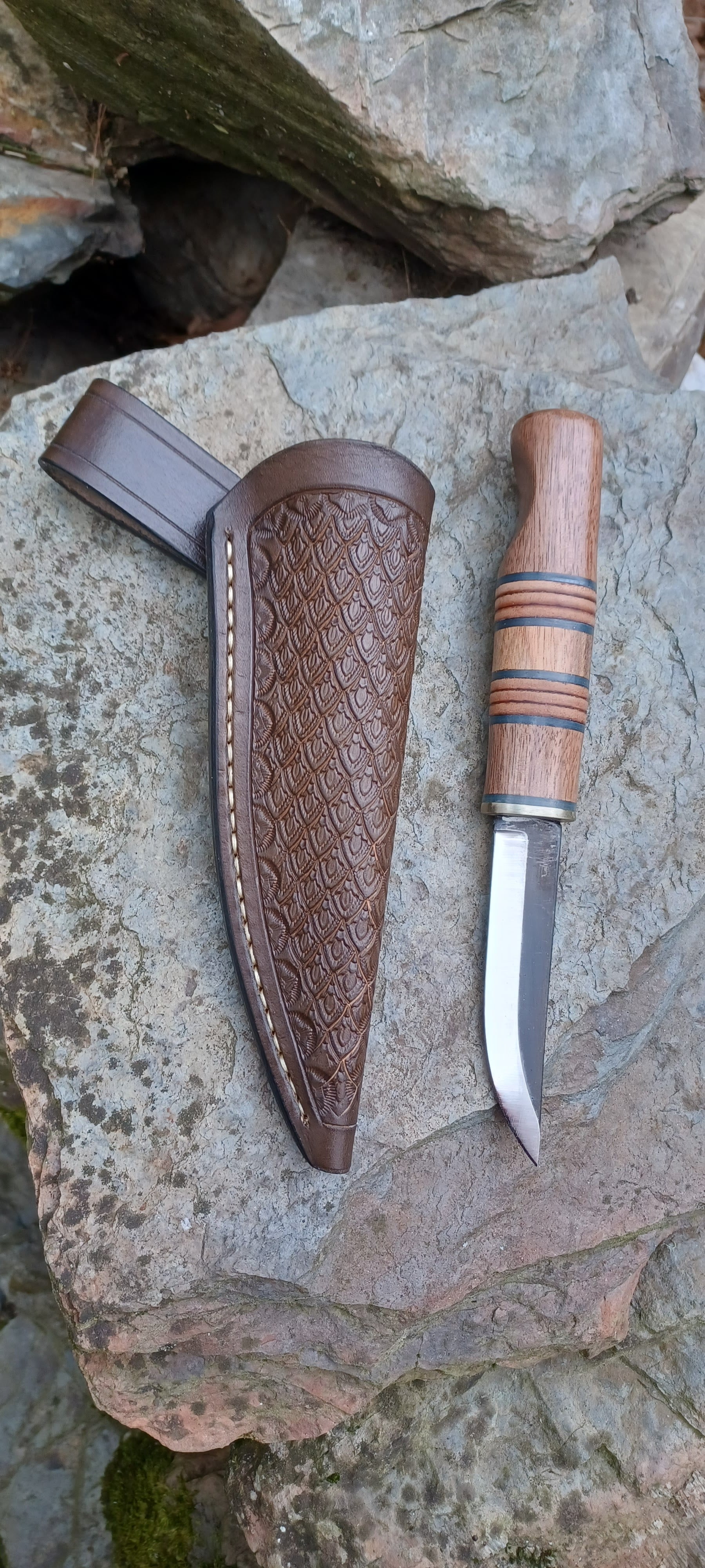 Pecks Woods Leather - Black Walnut / Leather Spacers / G10 / Swivel Belt loop #164