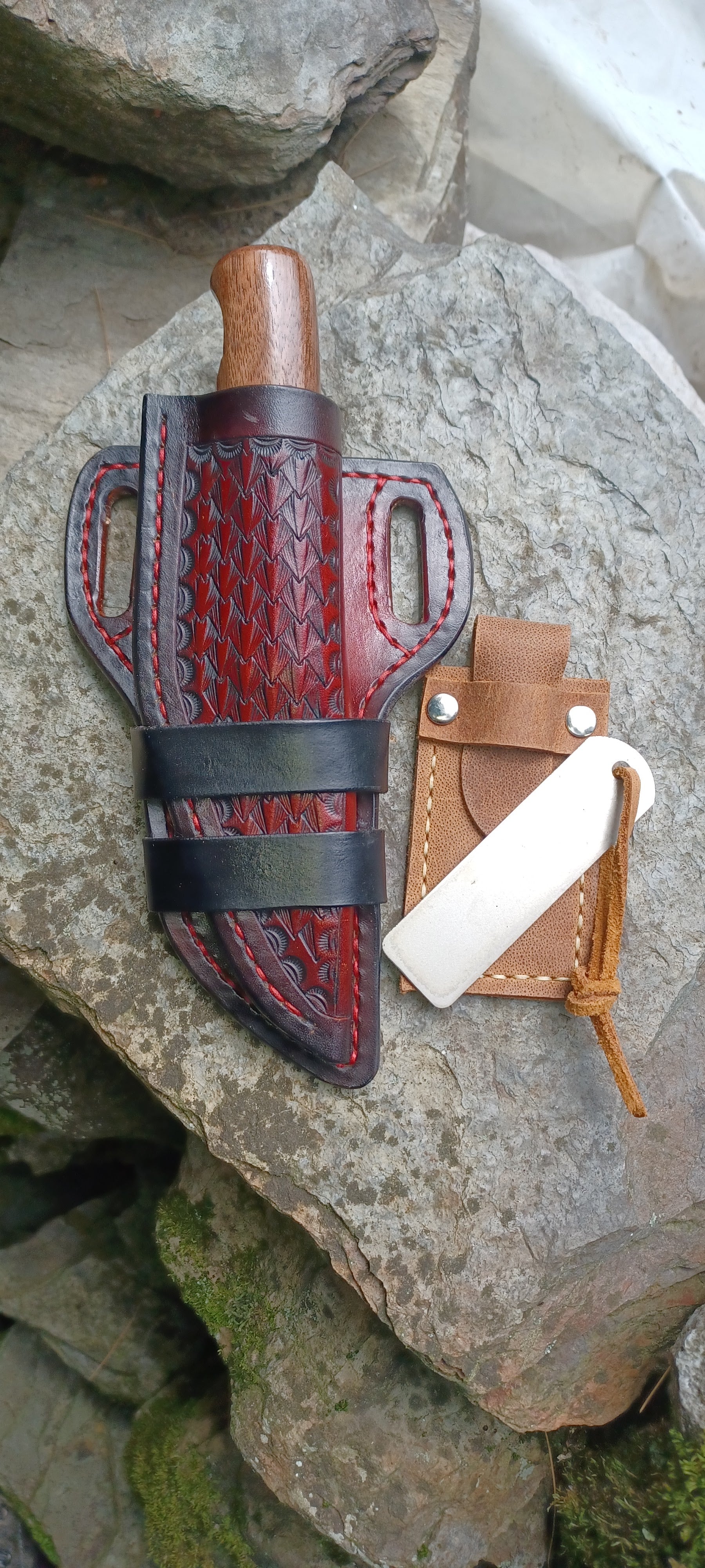 Pecks Woods Leather - Black Walnut / G10 Spacers #172