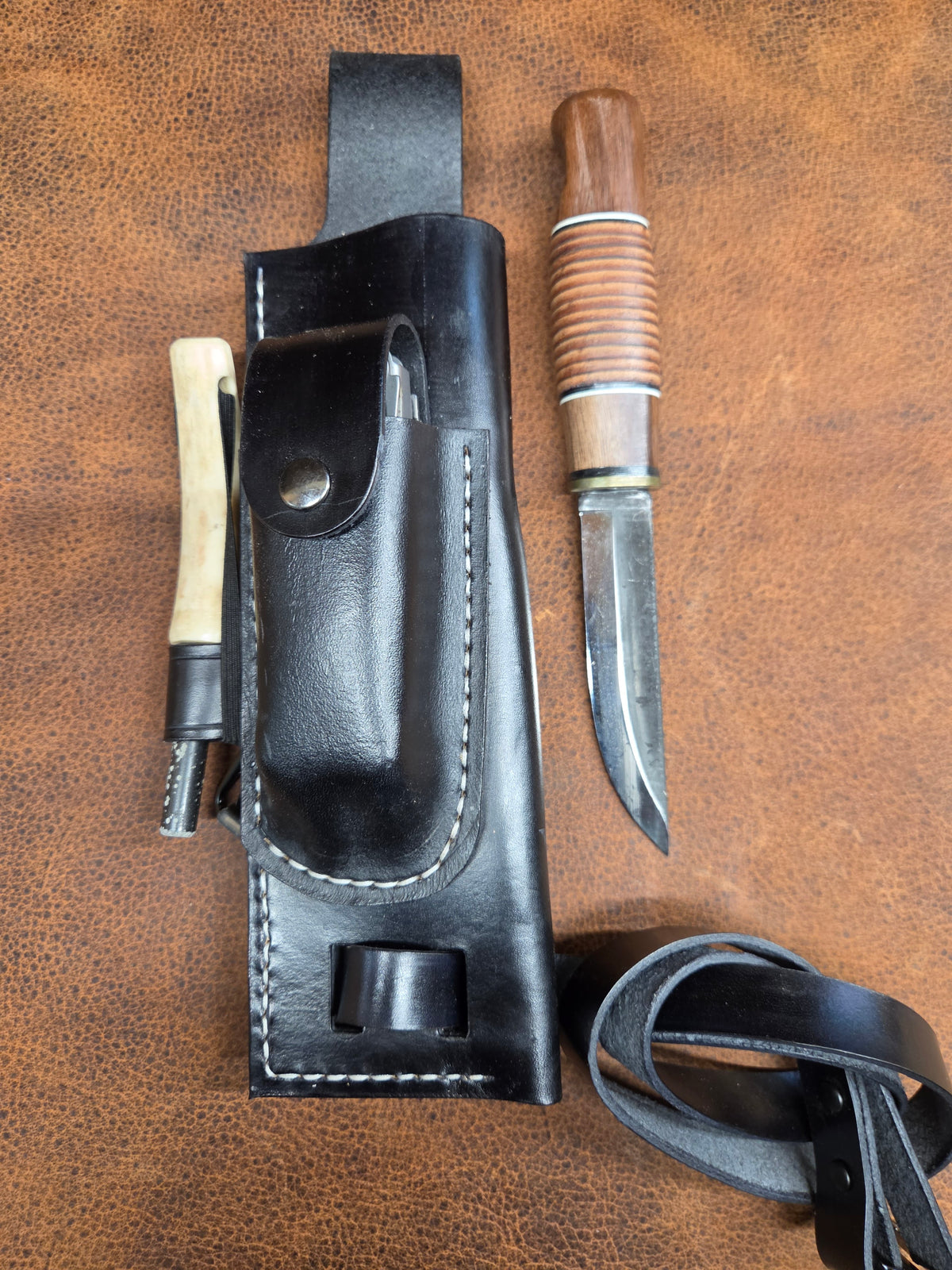 Pecks Woods Leather - Knife, Ferro Rod, Diamond Sharpener, Flashlight with Multi-tool #180