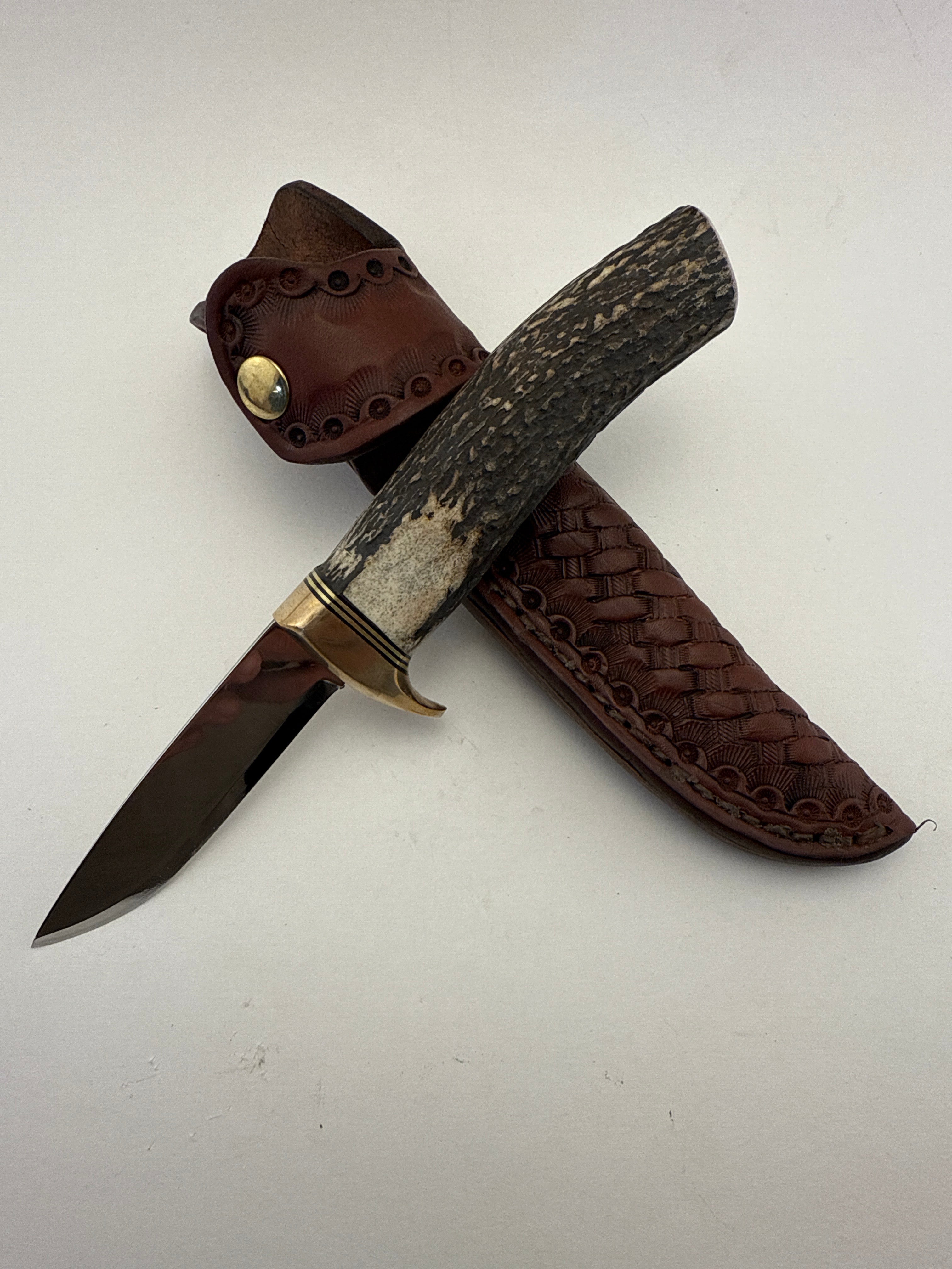 Skala Custom Knives - (Helle H3LS Blade) Red Stag Handle - #147