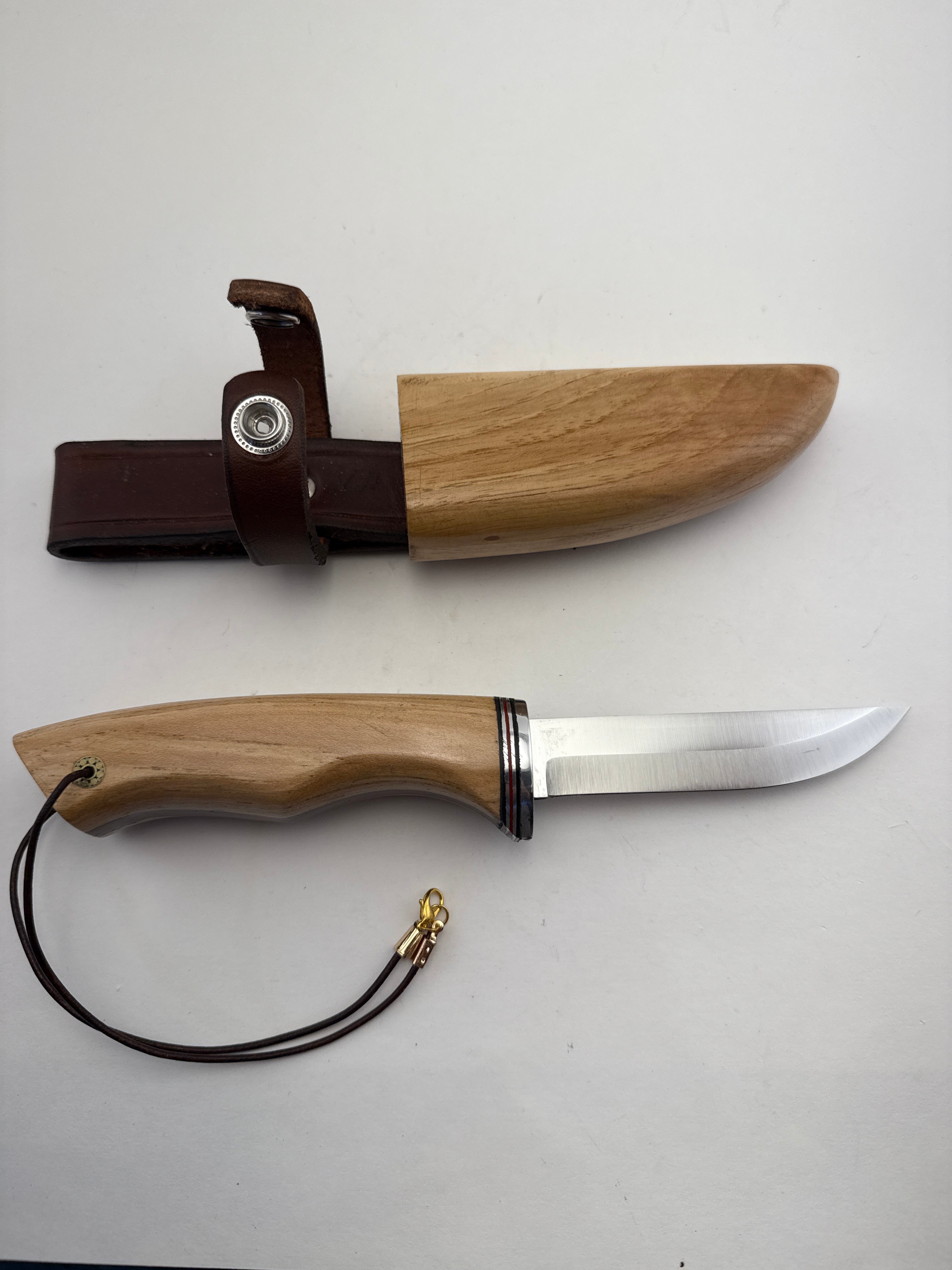 Skala Custom Knives - Lauri Stainless 105mm / Hickory wood Handle and Sheath! - #151
