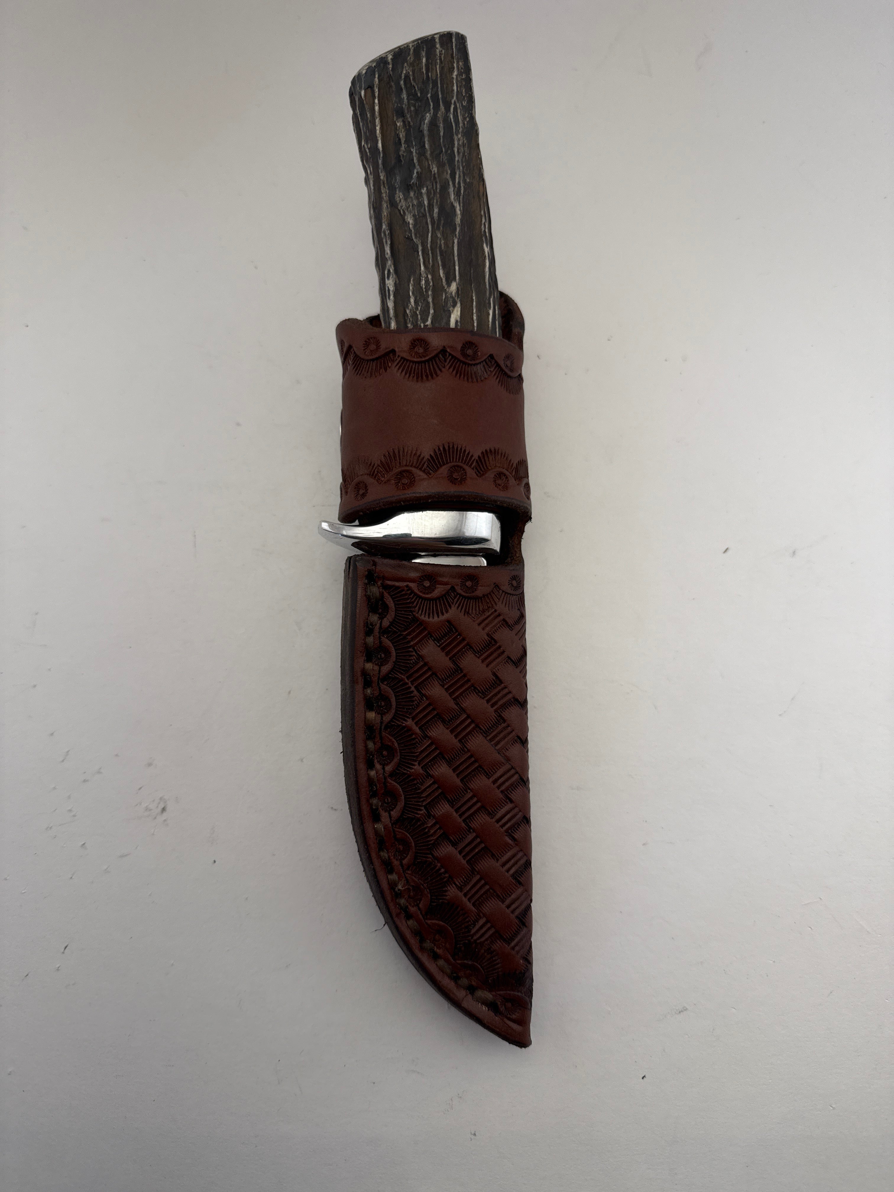Skala Custom Knives - Red Stag Handle #156