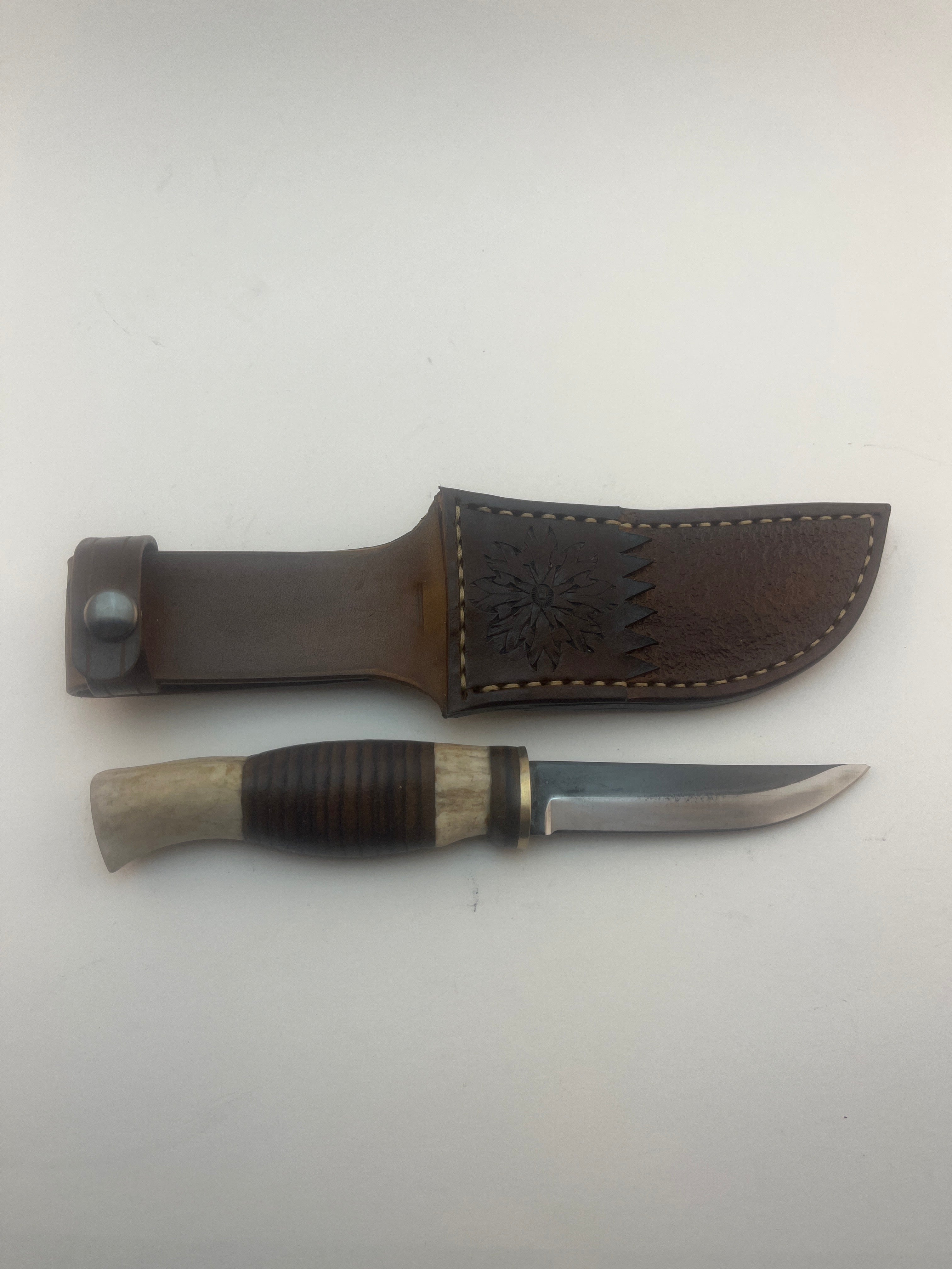 Pecks Woods Leather - Knife, Diamond Sharpener, and Leather sheath #89