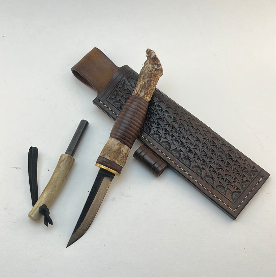 Pecks Woods Leather - Knife, Ferro Rod, and Leather sheath #64