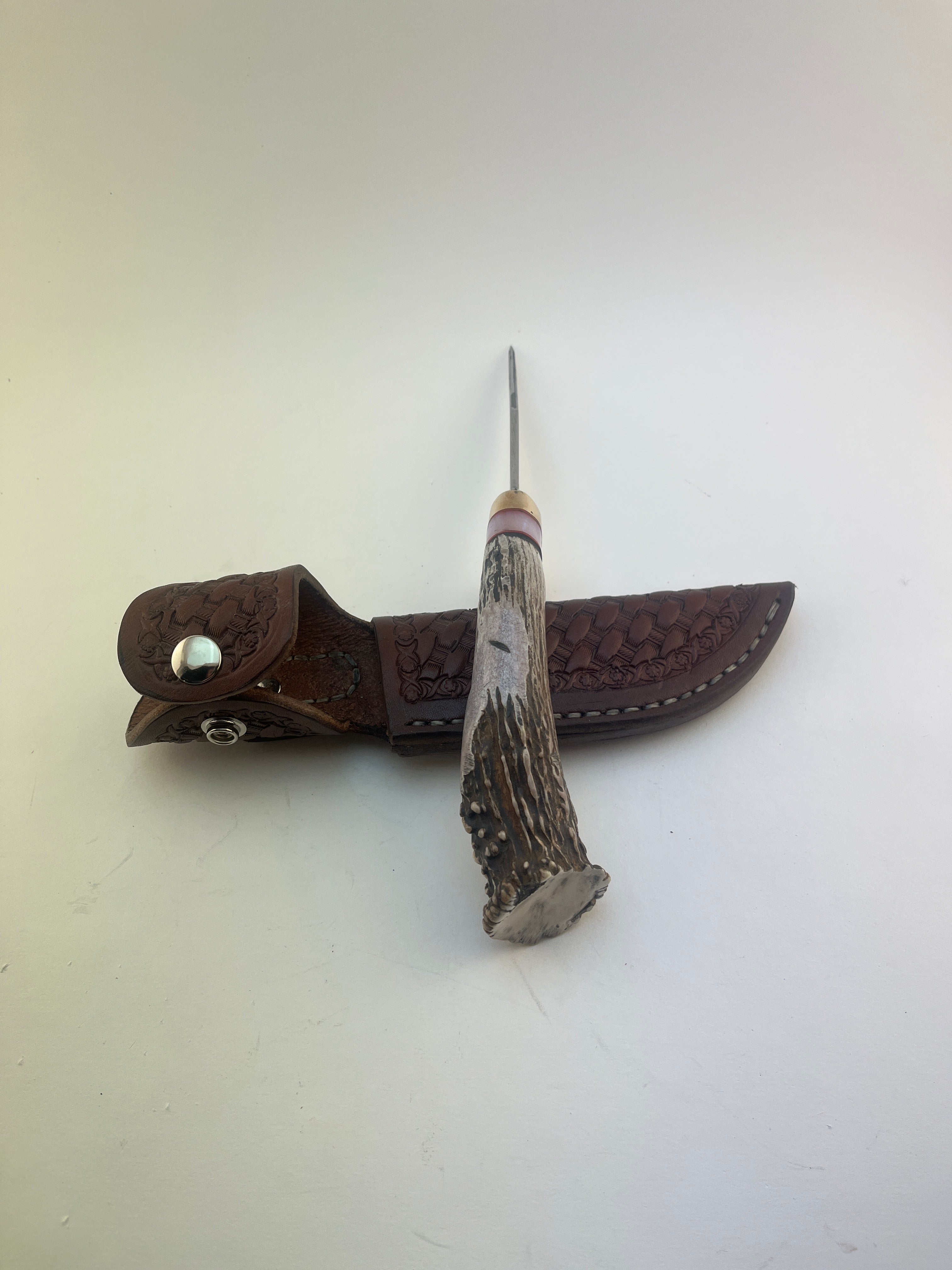 Skala Custom Knives - (Helle Bowie Blade) Whitetail Handle - #135