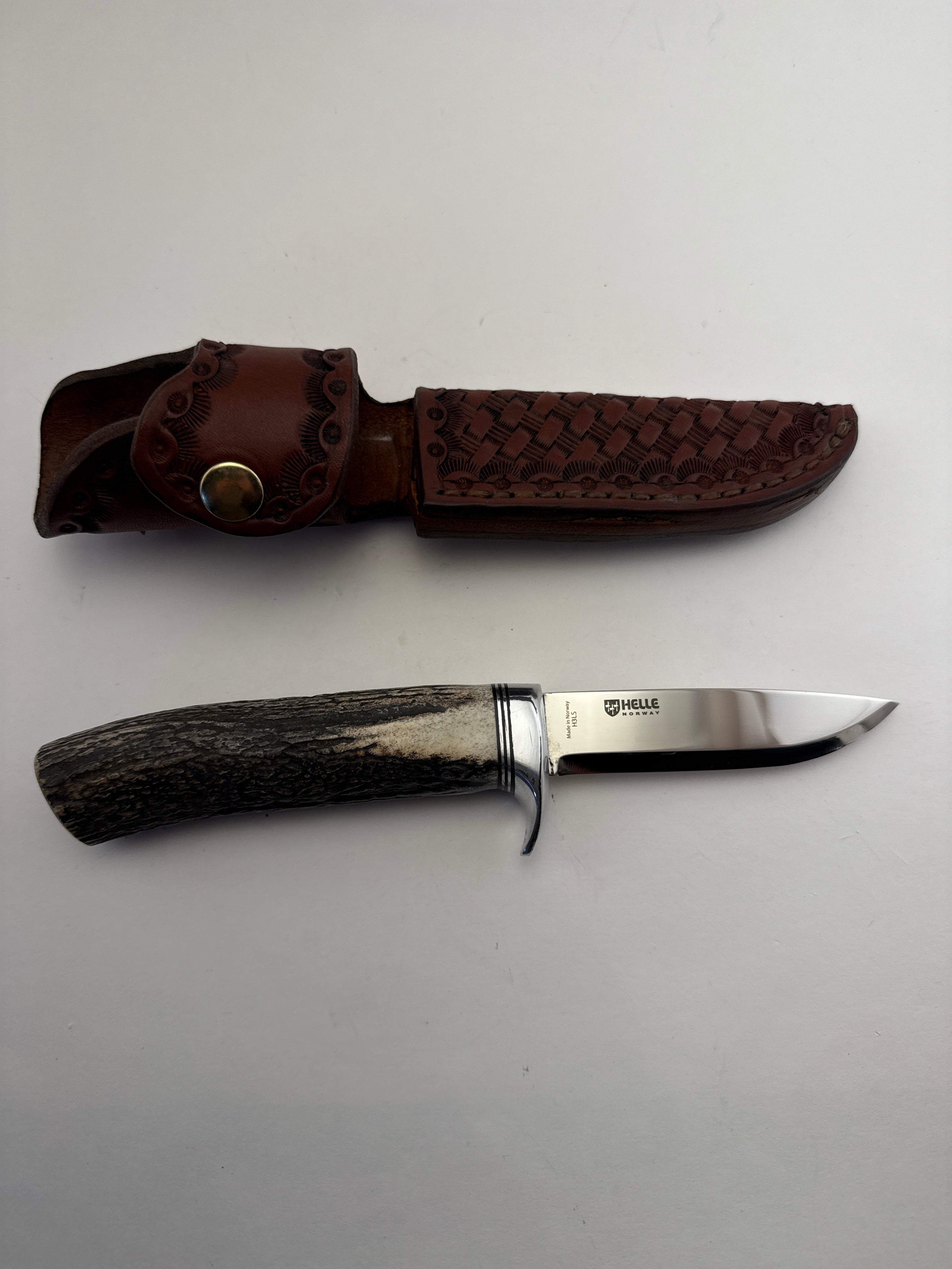 Skala Custom Knives - (Helle H3LS Blade) Red Stag Handle - #146