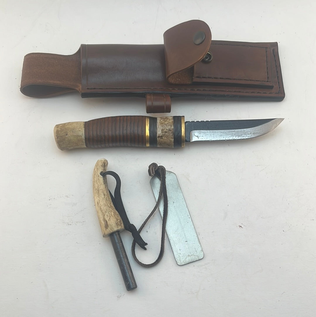 Pecks Woods Leather - Knife, Ferro Rod, Diamond Sharpener, and Leather sheath #46