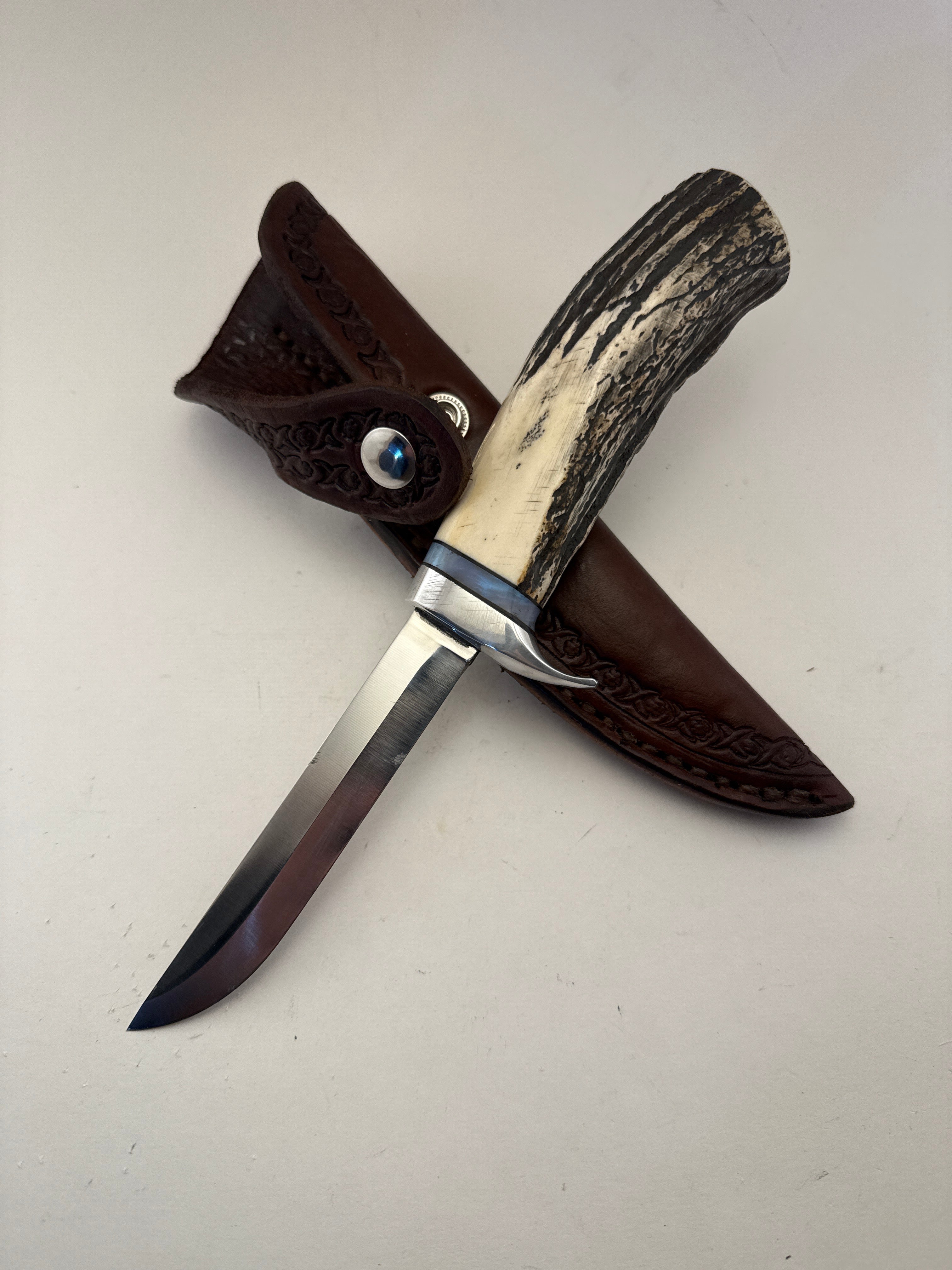 Skala Custom Knives - Red Stag Handle #155