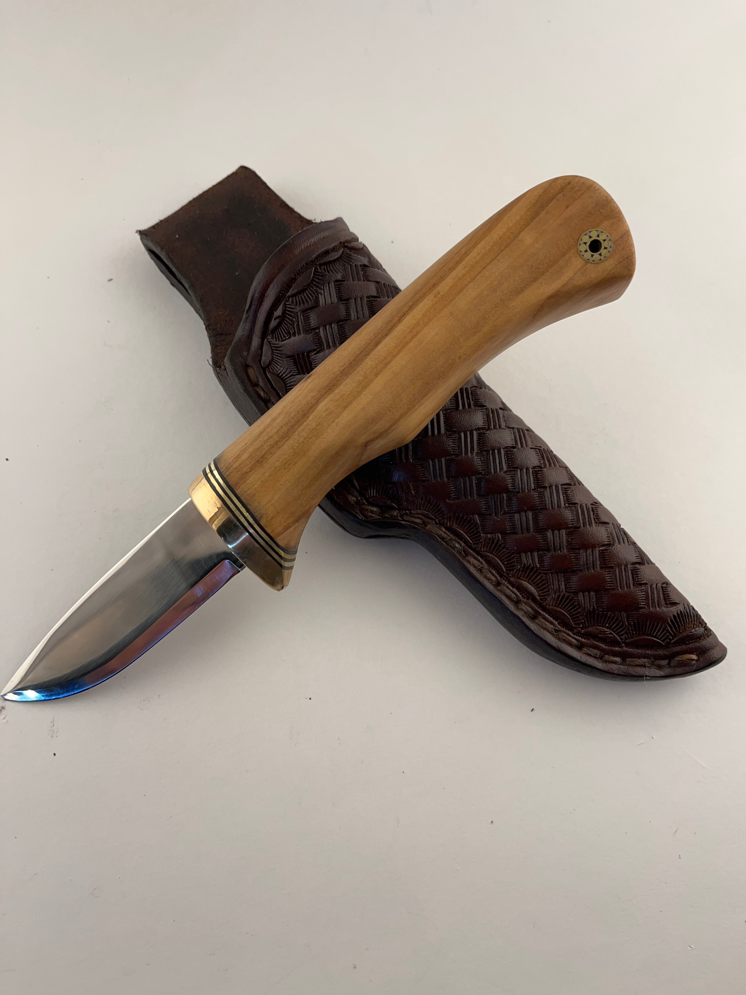 Skala Custom Knives - (Helle H3LS Blade) Olive Wood Handle - #143