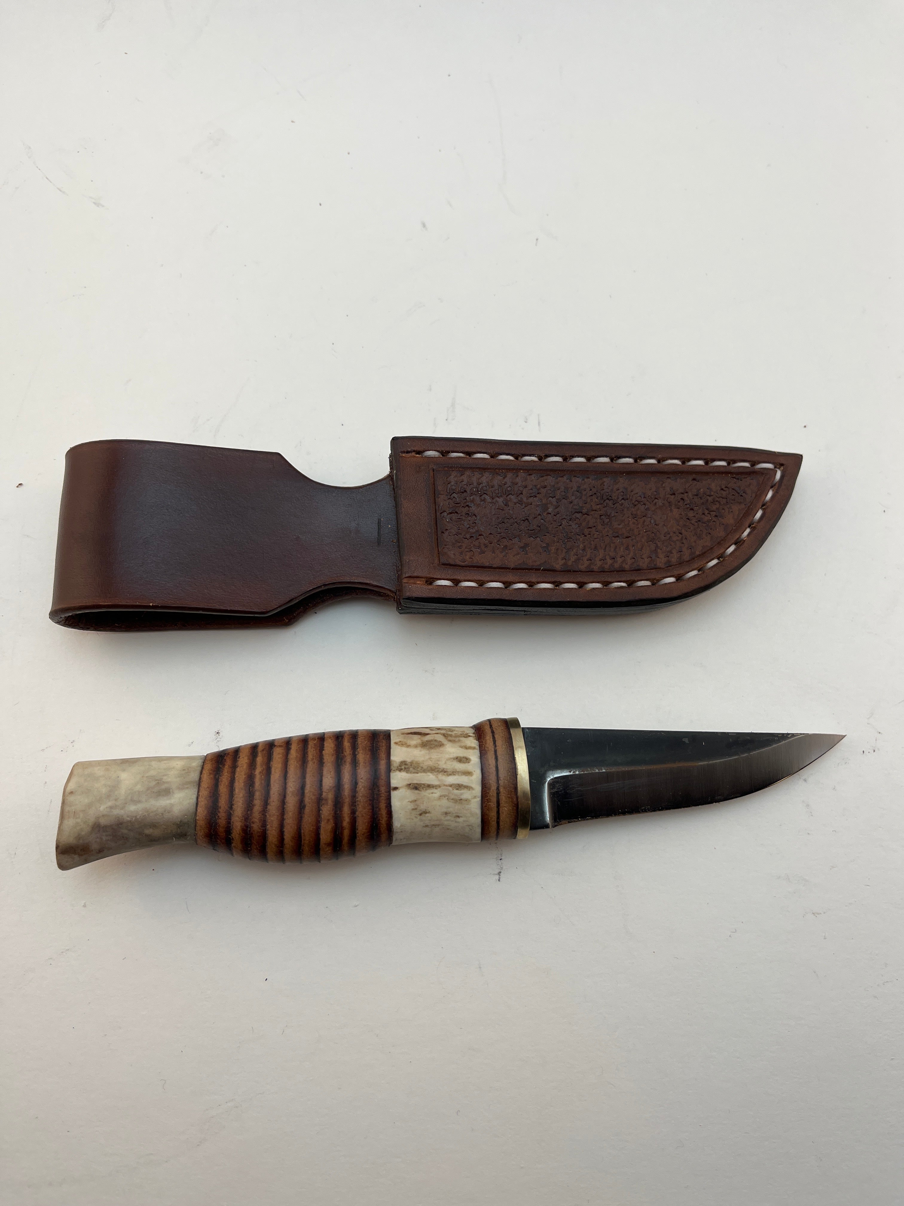 Pecks Woods Leather - Leather Spacer handle with antler pieces. Magnetic Retention! #95