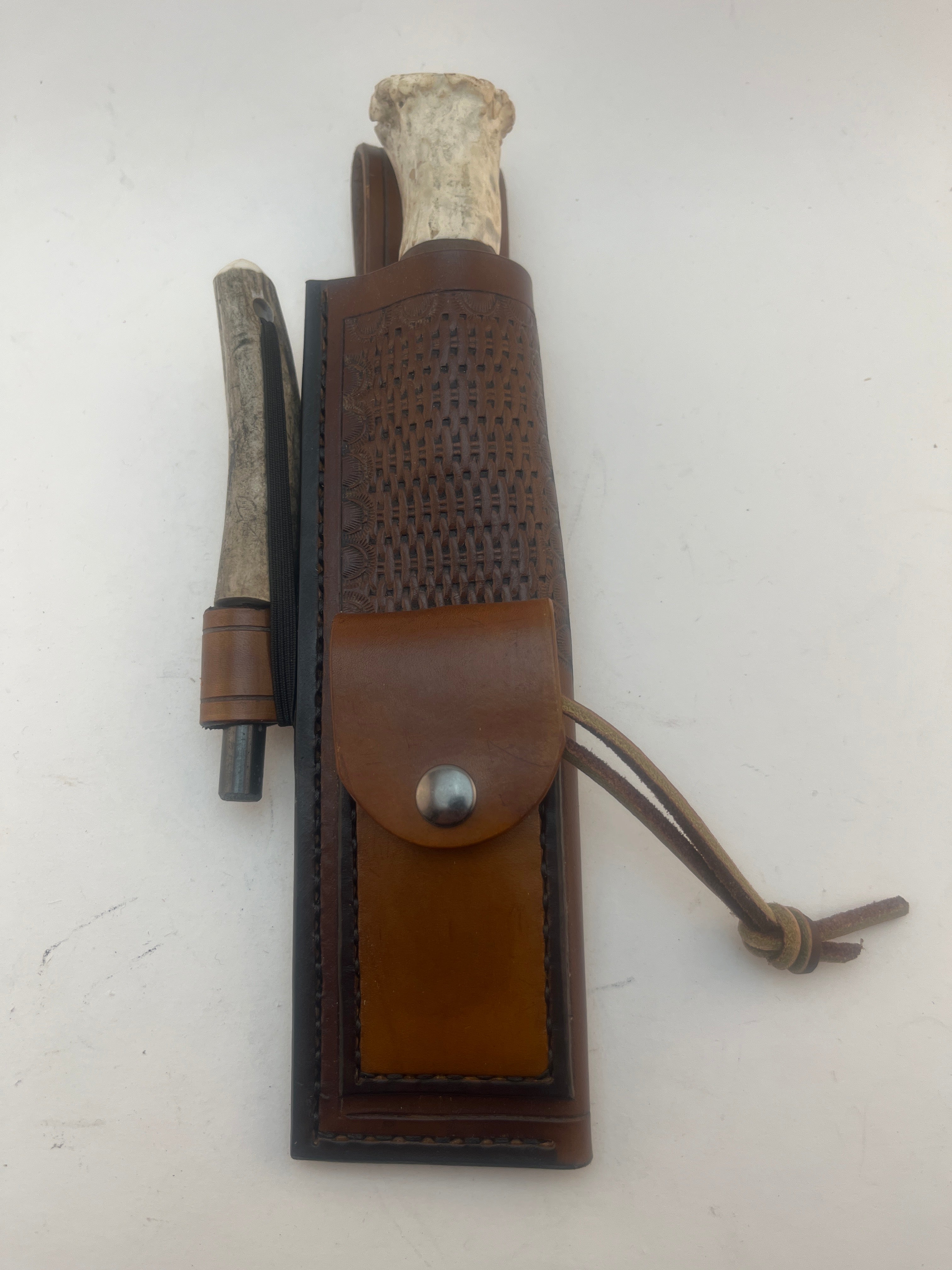 Pecks Woods Leather - Knife, Ferro Rod, Diamond Sharpener, and Leather sheath #86