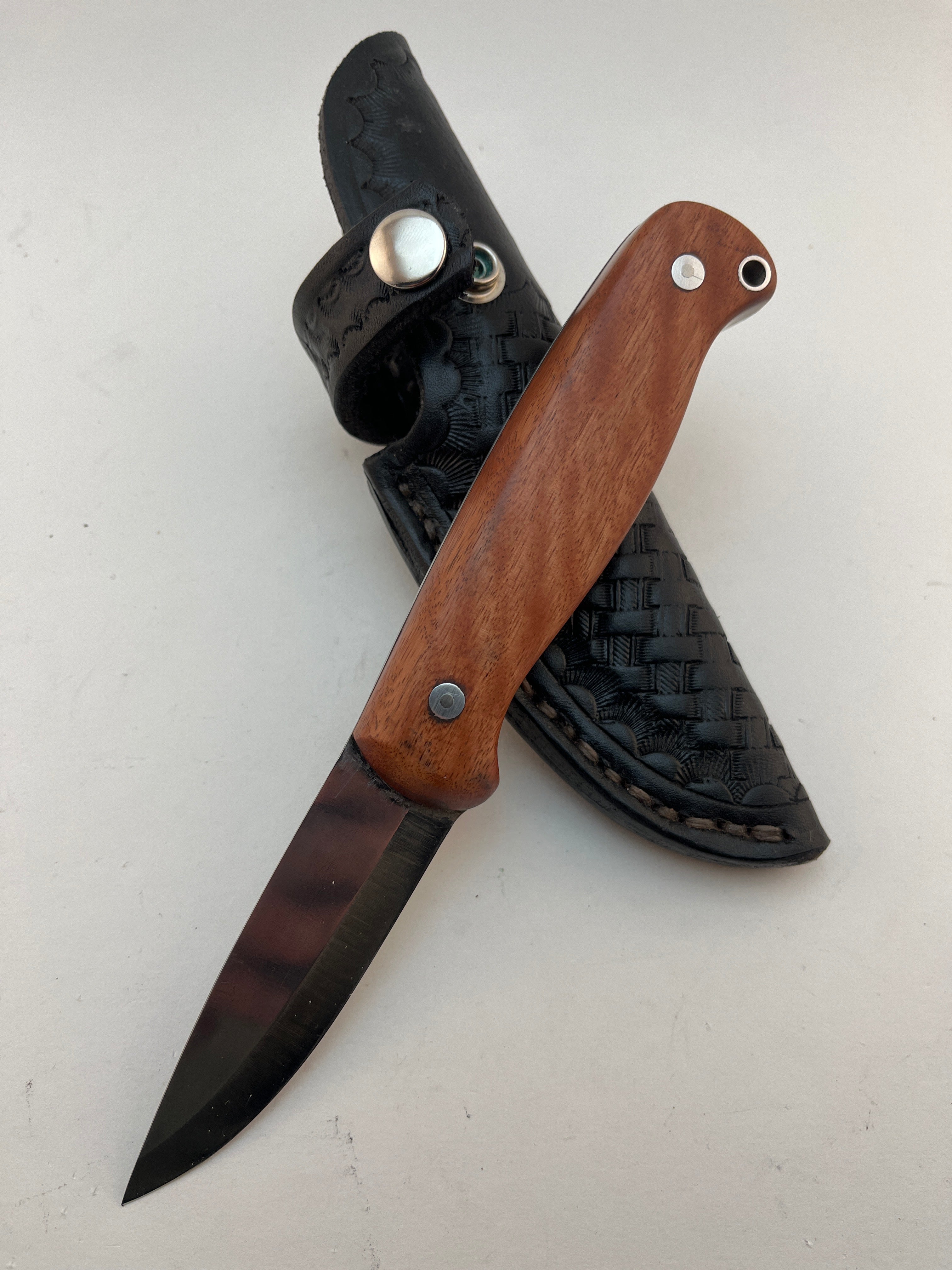 Skala Custom - Full Tang - Cherry Scales #125