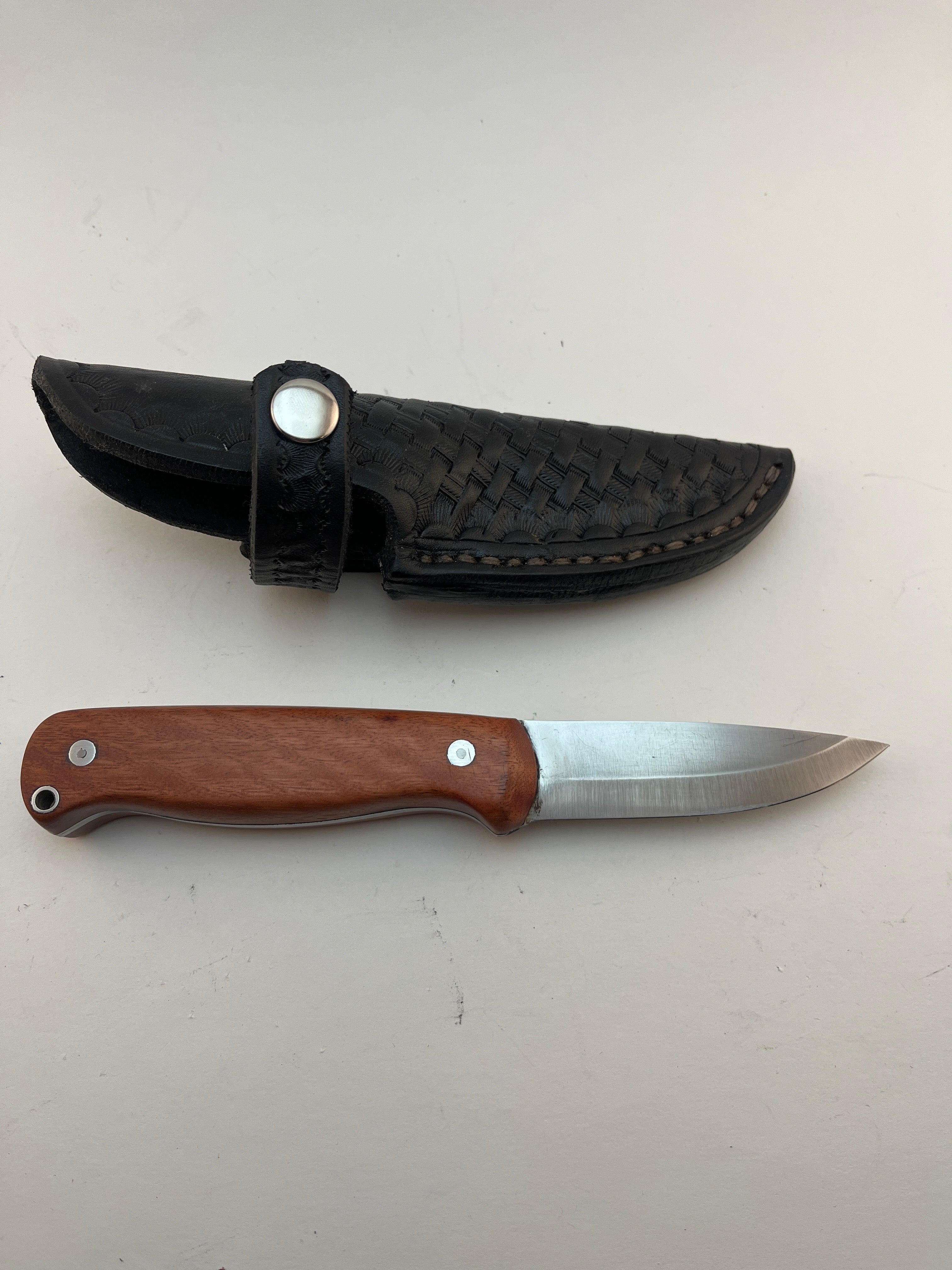 Skala Custom - Full Tang - Cherry Scales #125