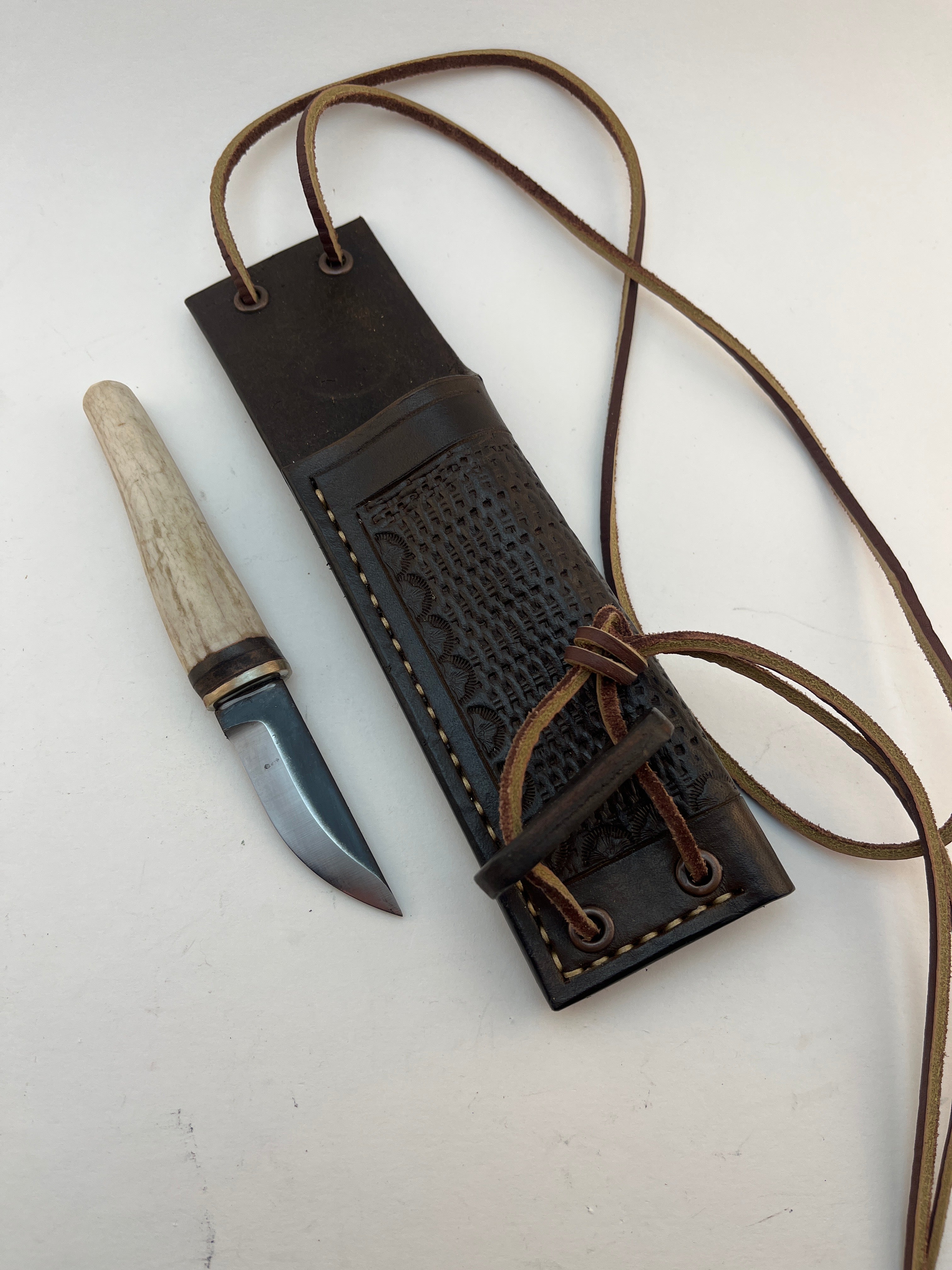 Pecks Woods Leather - Antler and Leather spacer Neck Knife #102