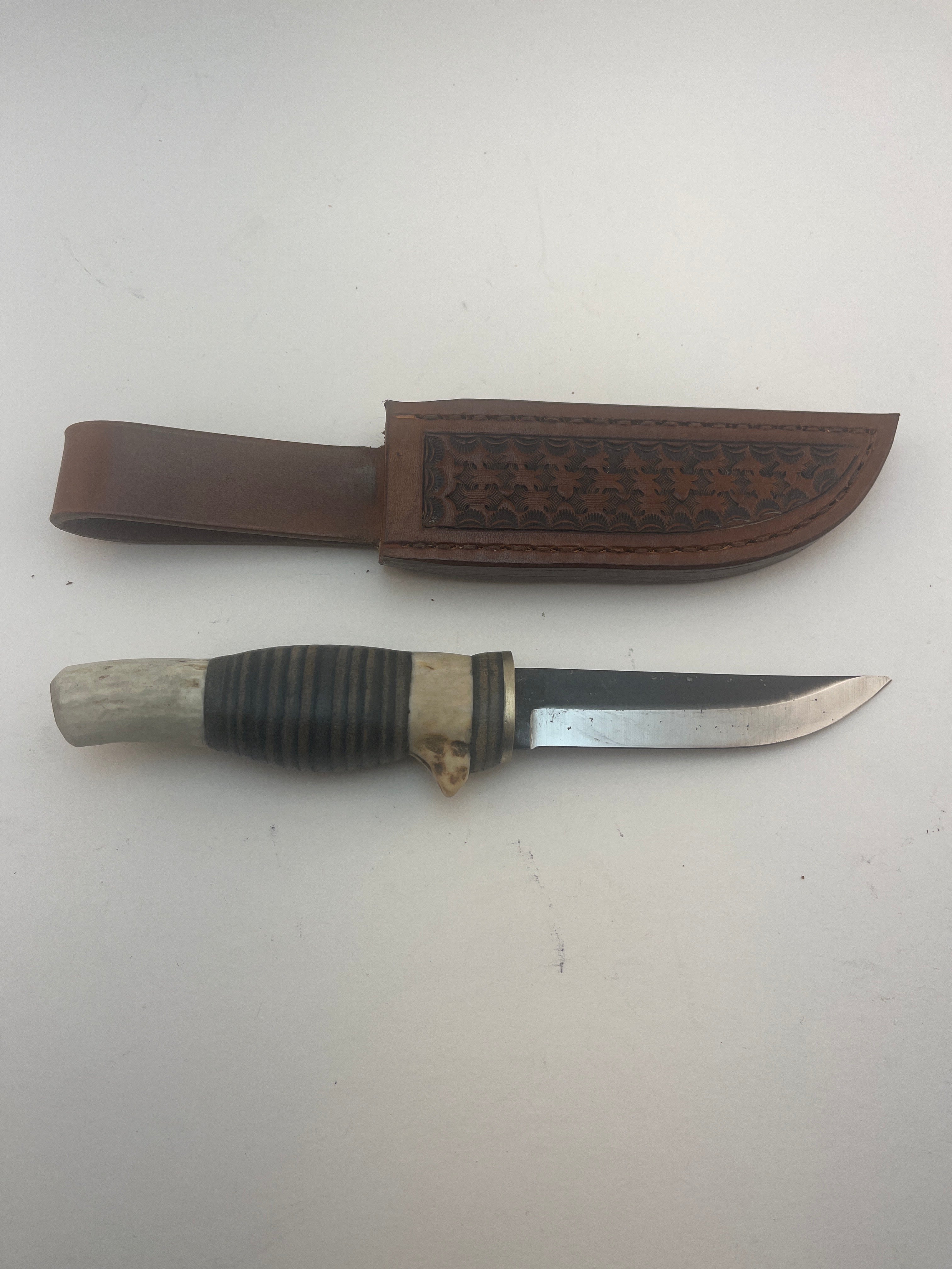 Pecks Woods Leather - Leather Spacer handle with antler pieces. Magnetic Retention! #93