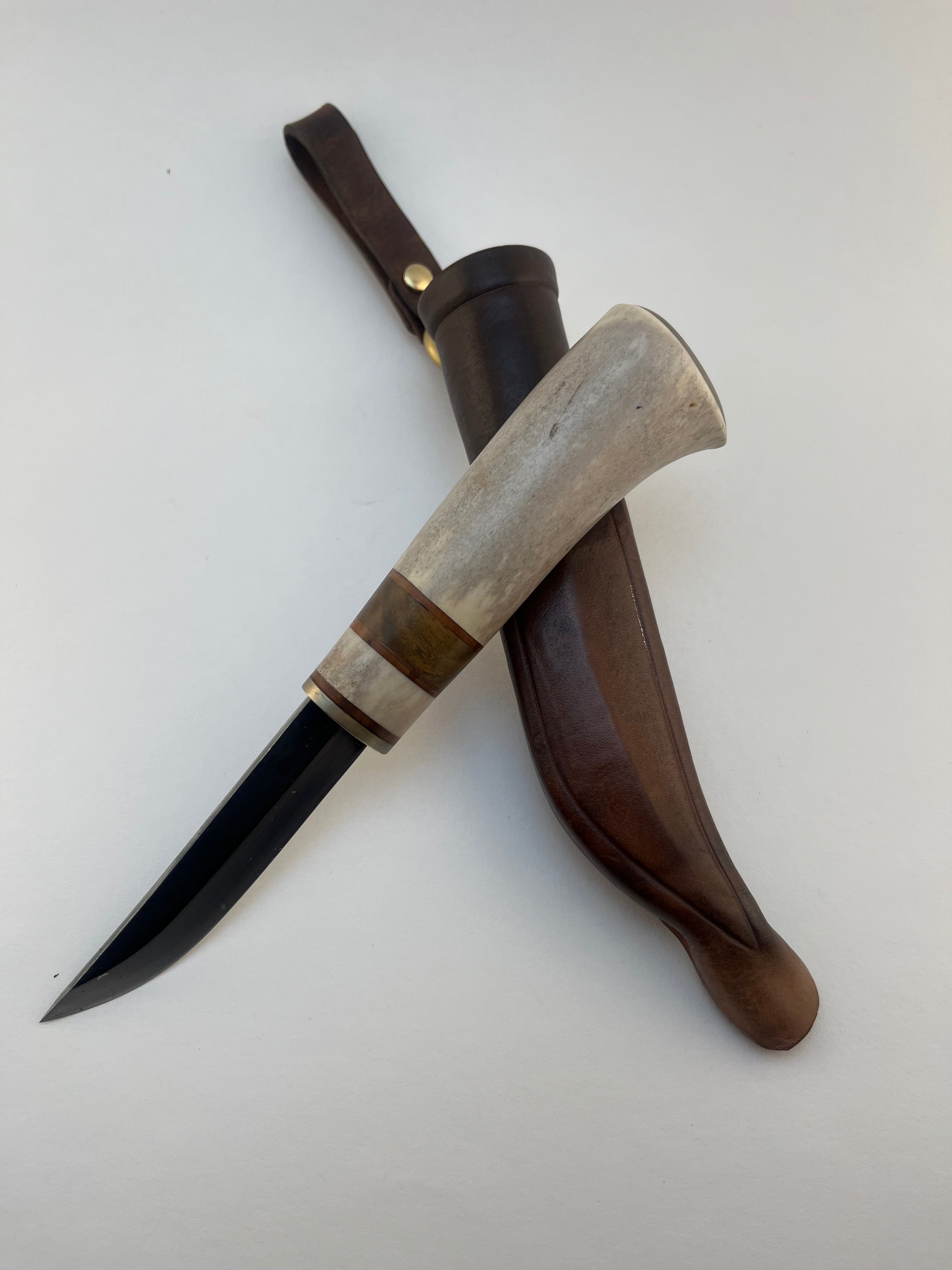 R.Nurmi PUUKKO - #14 Moose Antler Handle, Teak Wood, with Stacked Birch Bark Spacers