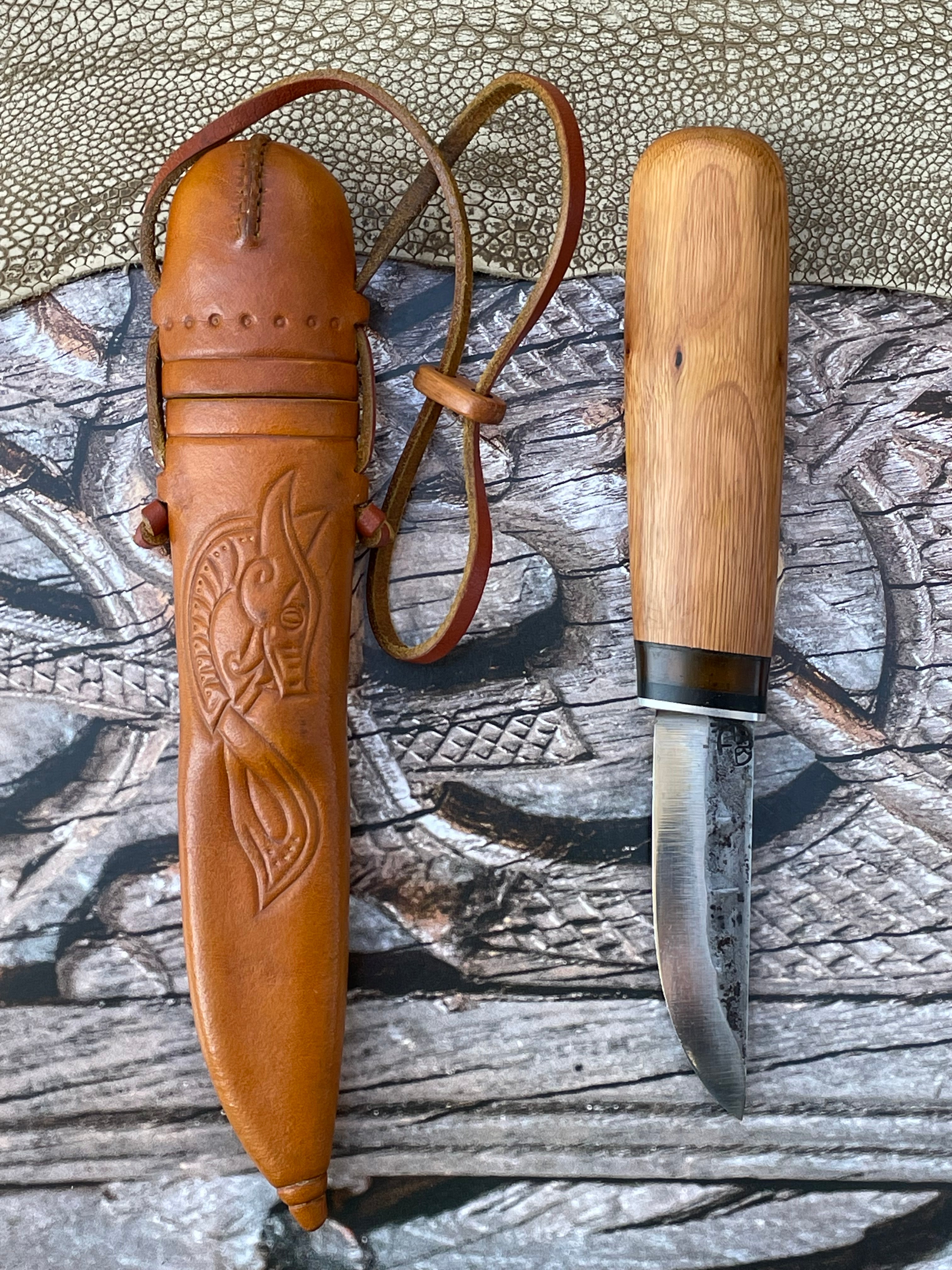 Mad Toad Leathercraft & Knives Hattutupippuukko #12