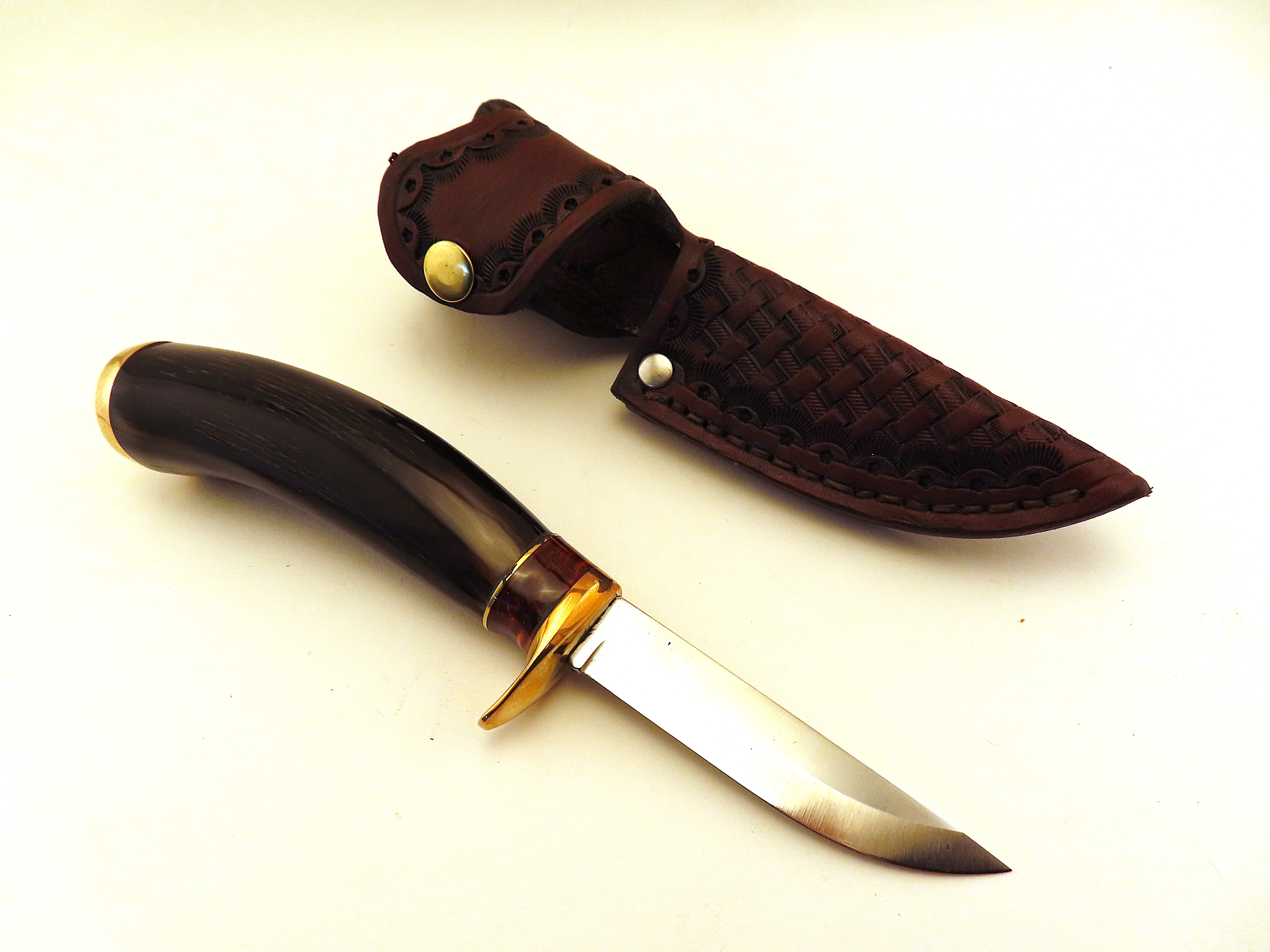 Skala Custom Knives - Lauri Carving Stainless / Kudu Horn - #175